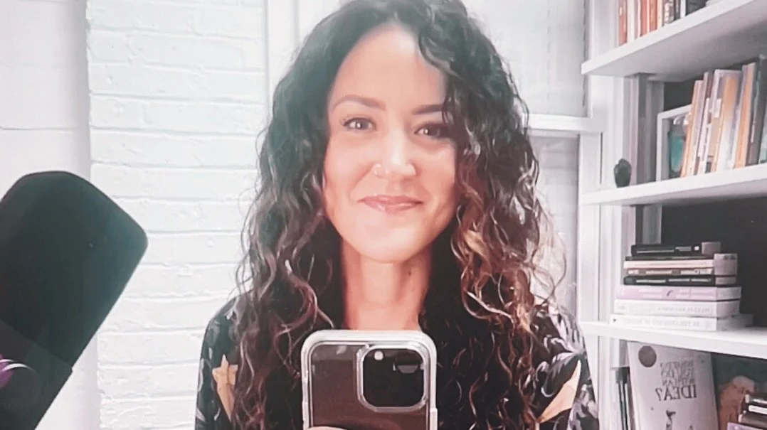 I love when a podcast episode takes me down memory lane…
If you want to join me, check out the podcast episode on SUBSTACK for all the corresponding photos to the stories in the episode. 📸
🎧 today’s episode is all about how entrepren