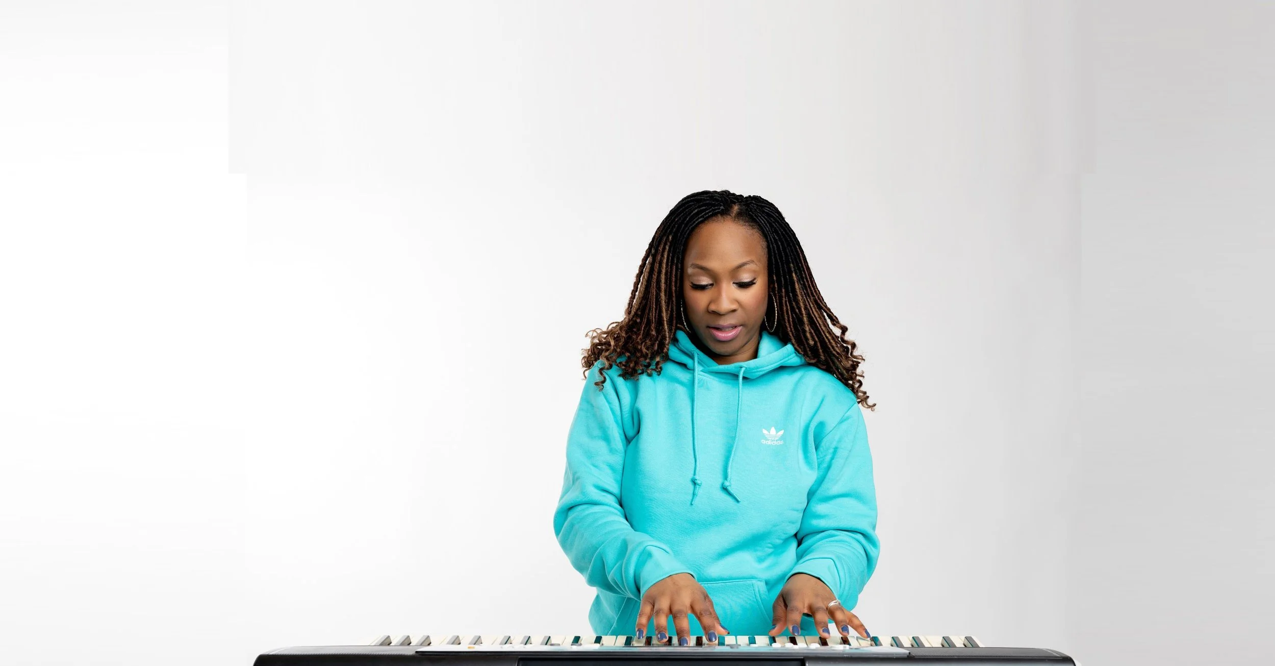 CCM VOCAL STYLE FOR CLASSICAL SINGERS (PILOT GROUP COACHING PROGRAM)