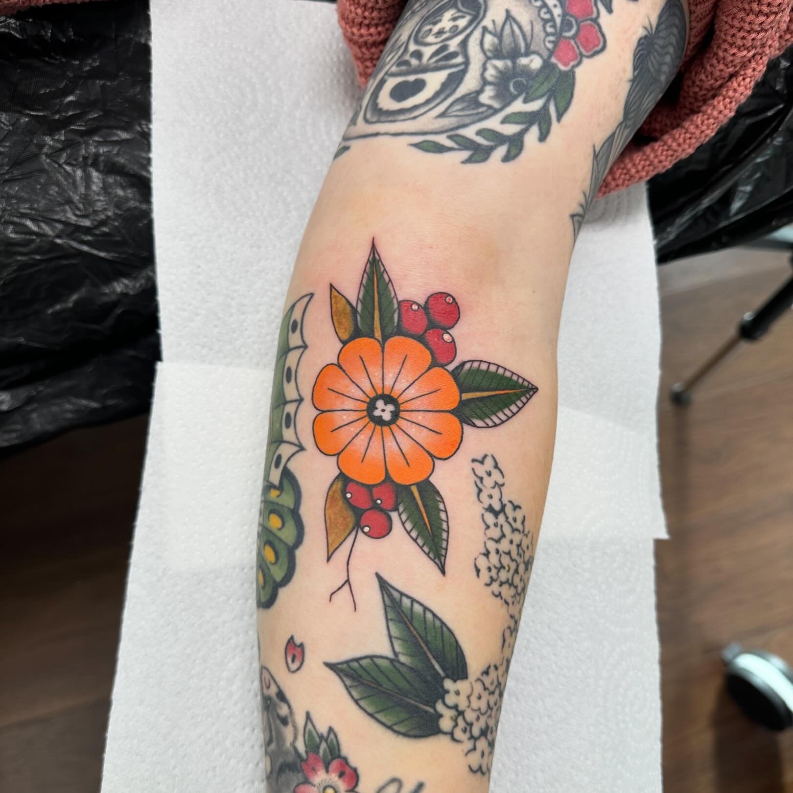 ❤️FLOWER❤️

Thank you Kerstin for the Trust❤️❤️
With Love Chelly❤️
My books are open!!
Dm me if your interested 
Find me @noble_tattoo

.
.
.
.
.
.
.
.
.
.
.
.
.
.
.
.
.
.
.
.
.
.
.
.
.
.
.
.
.
.
.
.
.
.
.
.
#tattoo #traditionaltattoo #customtattoo #