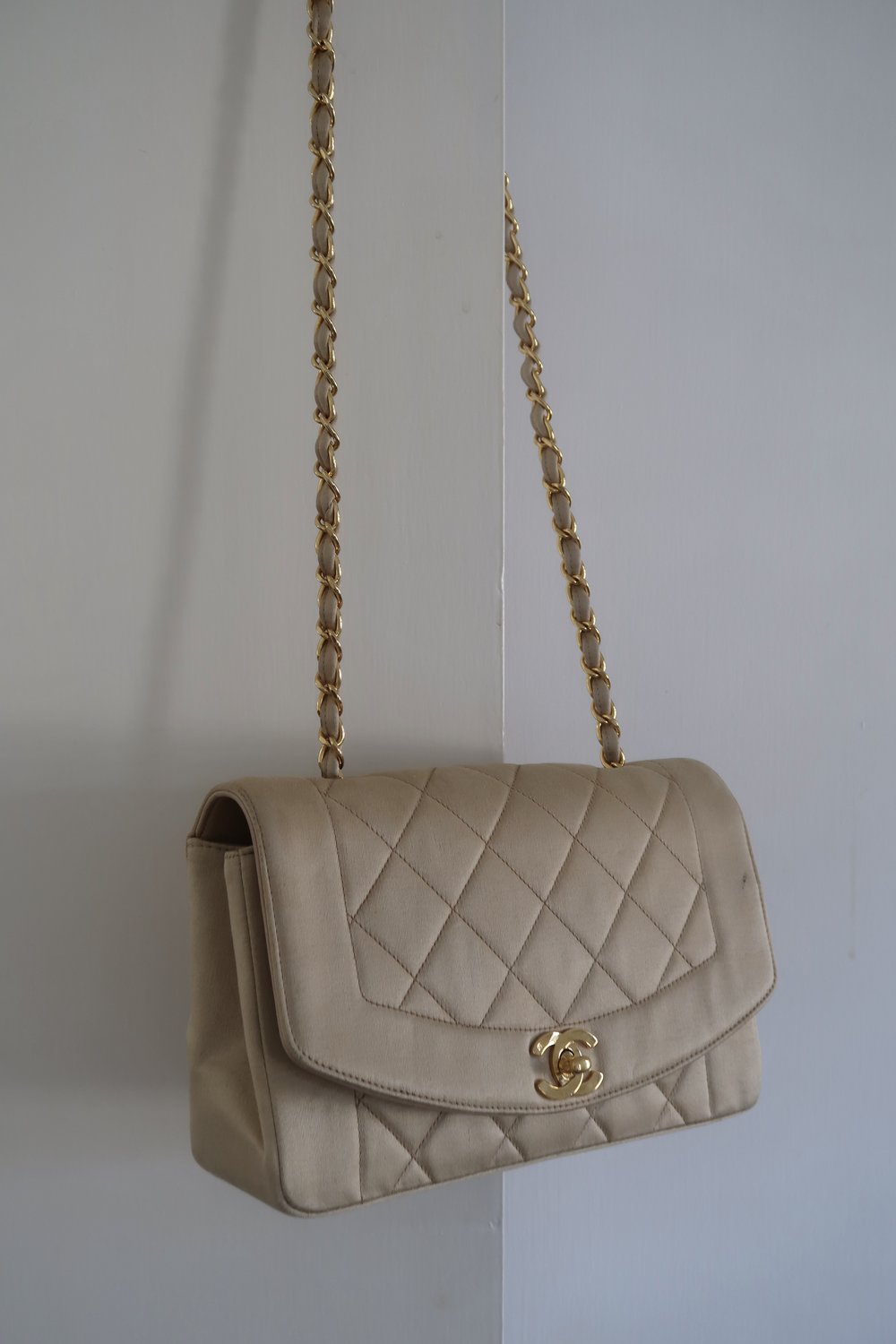 Authentic Vintage Chanel Dark Beige Caviar Leather Small Diana Flap,  Luxury, Bags & Wallets on Carousell