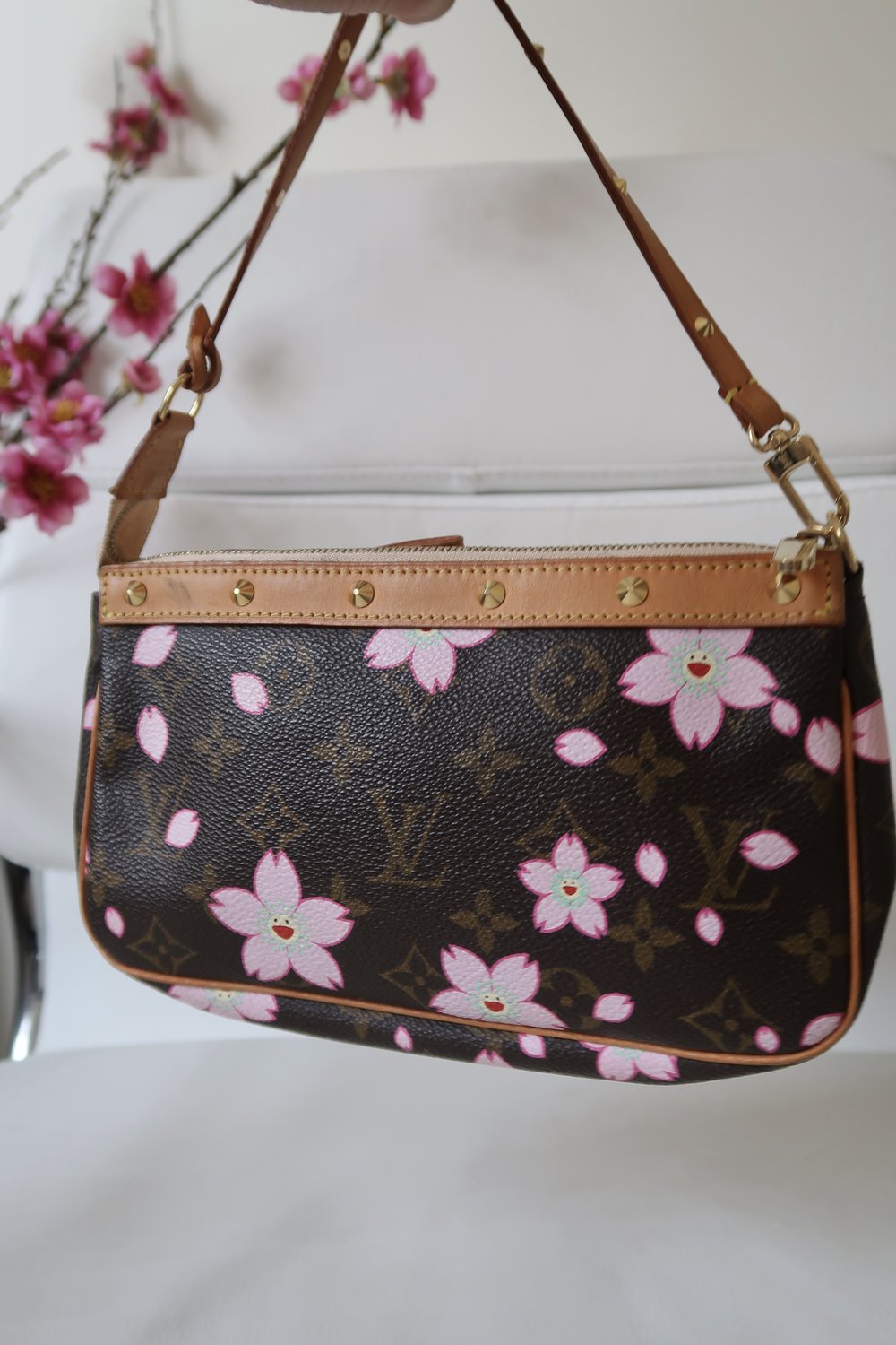 Louis Vuitton - Authenticated Pochette Accessoire Handbag - Leather Pink Floral for Women, Very Good Condition