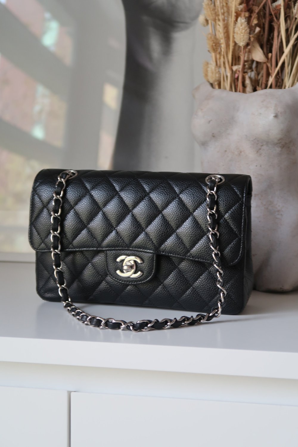 chanel classic flap black