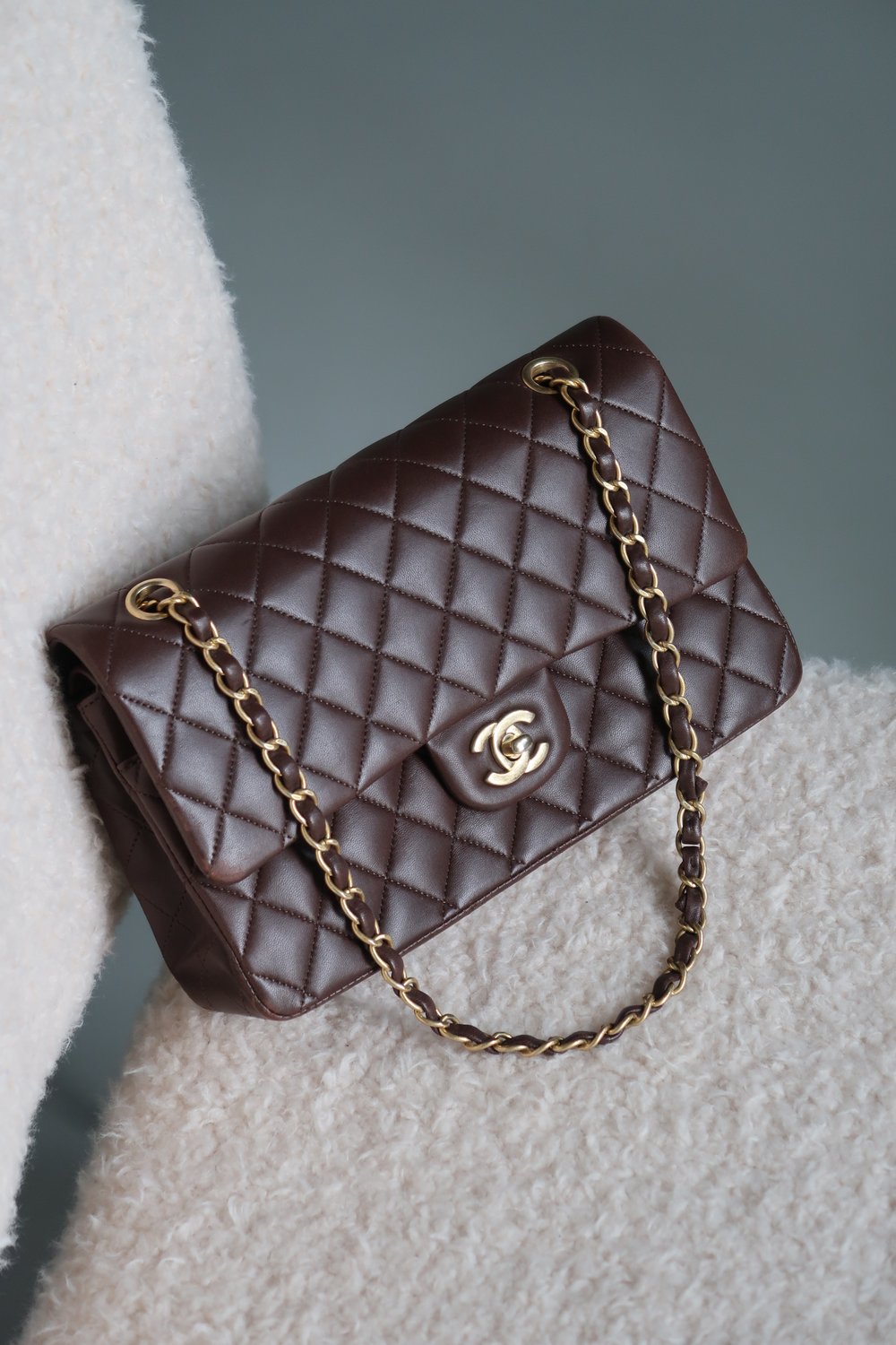 Chanel - Chanel 19 Flap Bag - Maxi - Beige Lambskin - Mixed Hardware - Pre  Loved