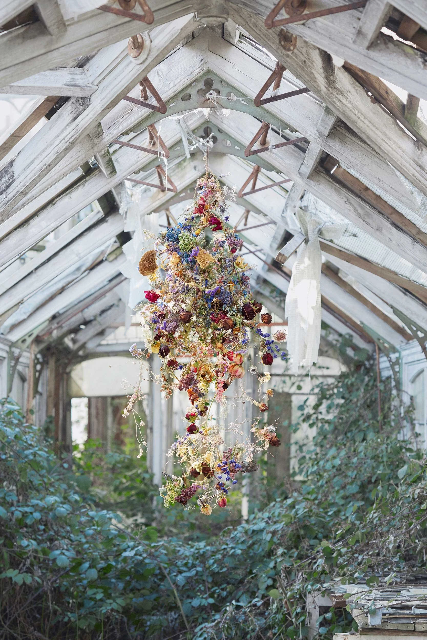 Beauty_of_Decay_Series_#1_Rebecca_Louise_Law_luton_hoo-381v3.jpg