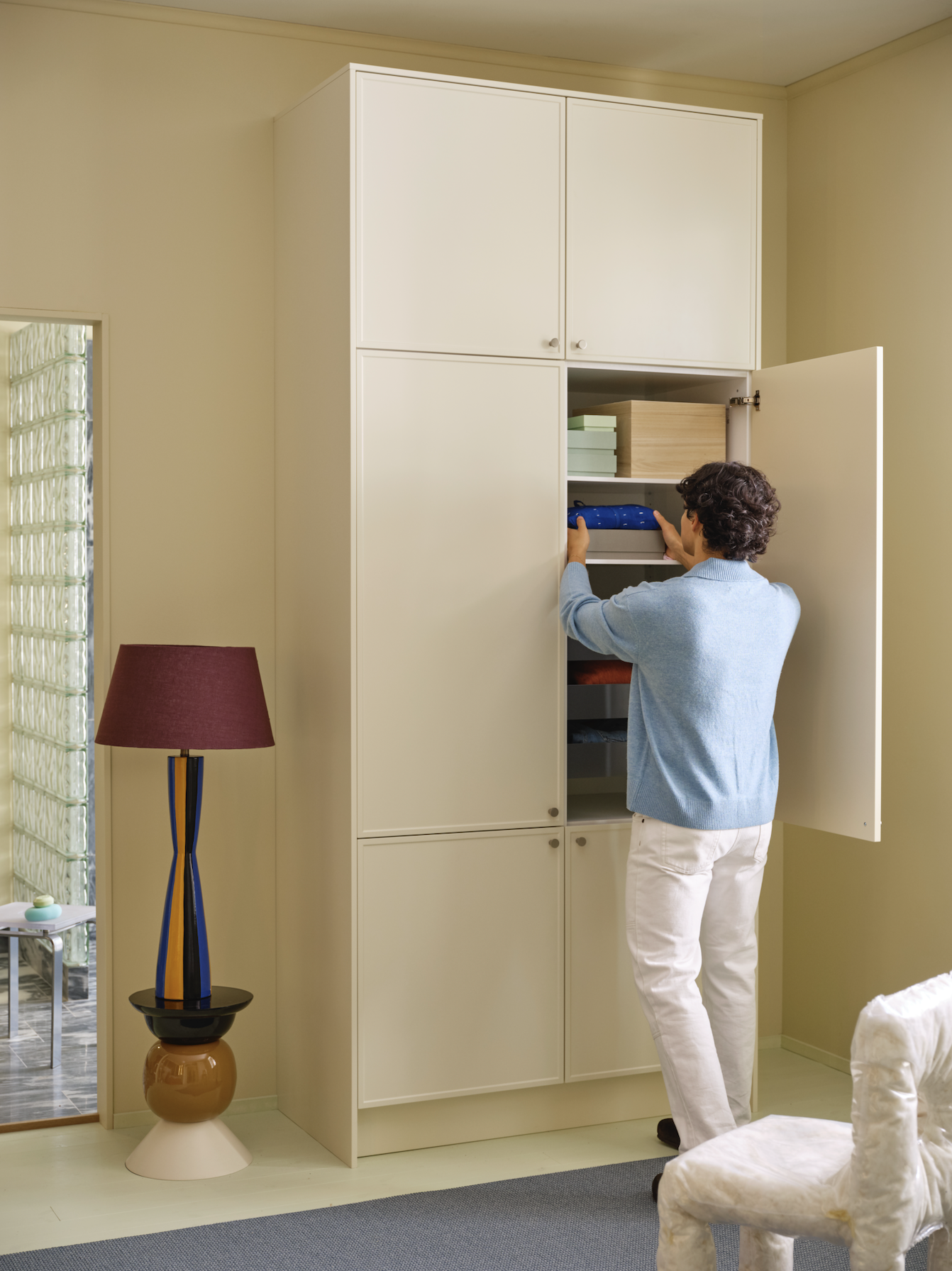 Dennis Valencia, wardrobe, Vedum.png