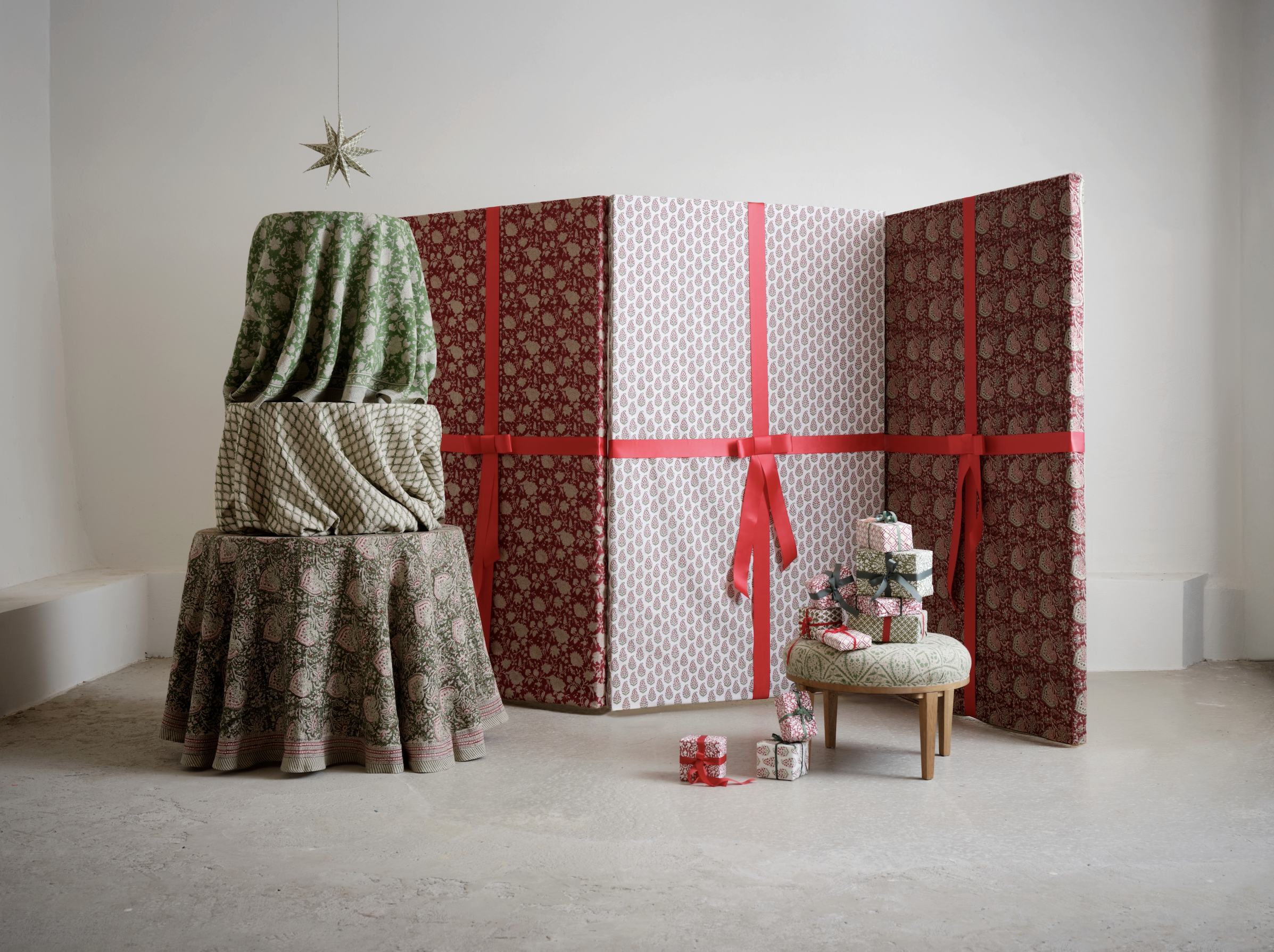 Chamois Holidays 2025 set Dennis Valencia.png