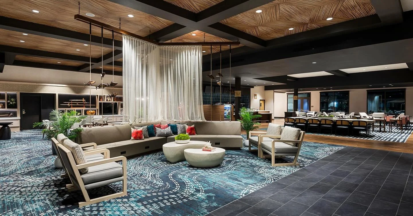 🌴 TRANSFORMED // This stunning Hawaiian hotel renovation took the space from drab to dreamy. Before and afters turn a blank canvas into a vibrant island escape. Smooth meets textured, deep hues paired with airy neutrals, and stylized lighting sets t