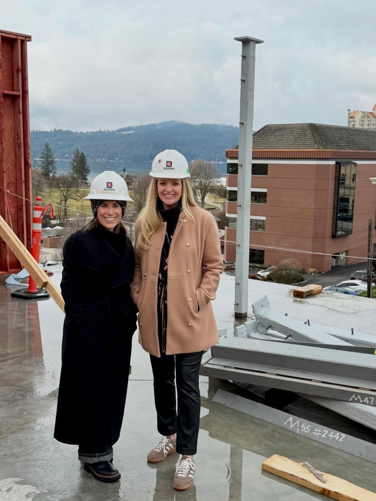 👷🏼&zwj;♀️👷🏻&zwj;♀️ SITE // From frozen toes to full hearts ❄️ Amber and Victoria completed a model room review and site visit at the AC Hotel in Coeur d&rsquo;Alene, Idaho &mdash; and while the Idaho cold was no joke, seeing the progress in perso