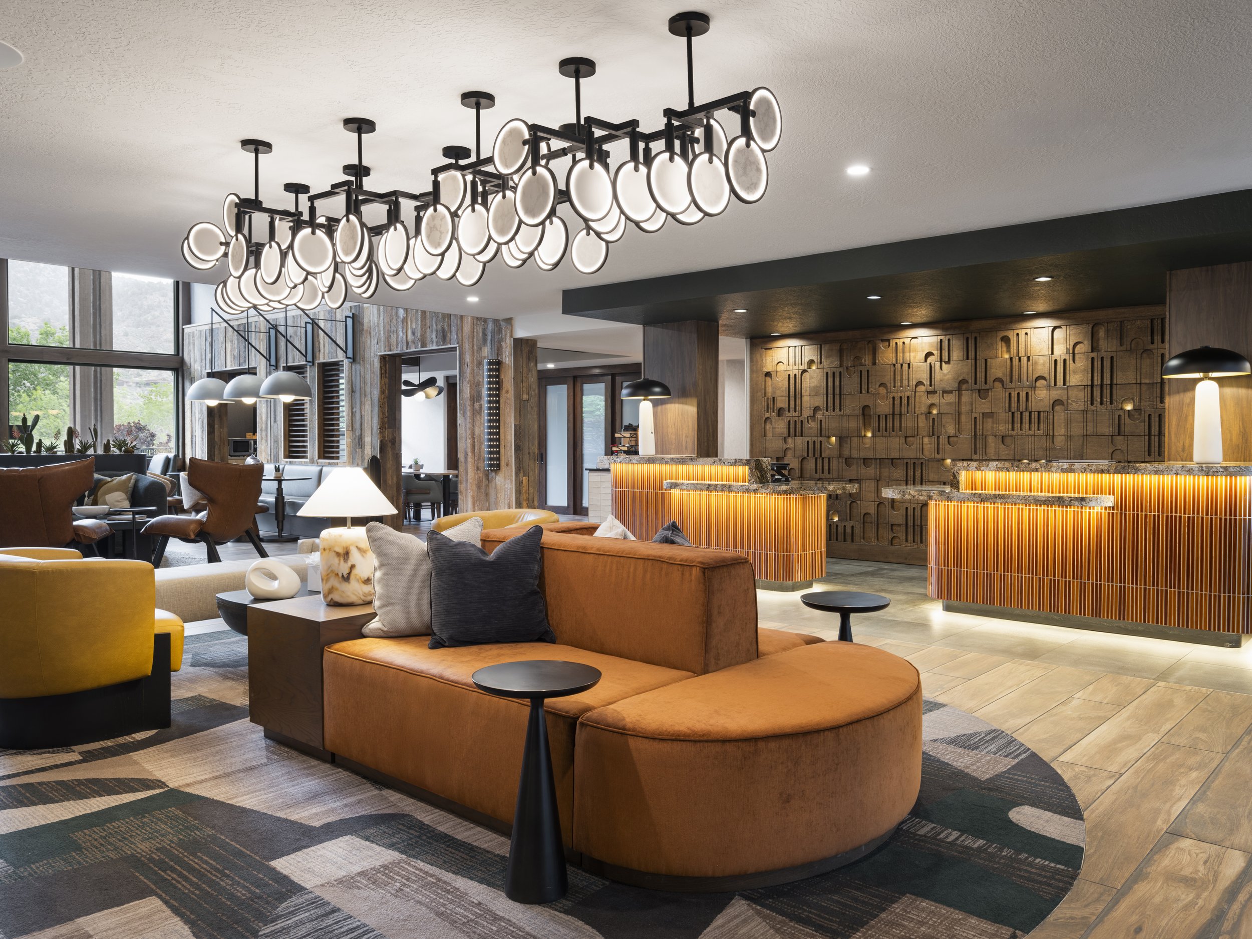 sguzz hyatt place springdale zion front desk 1.jpg
