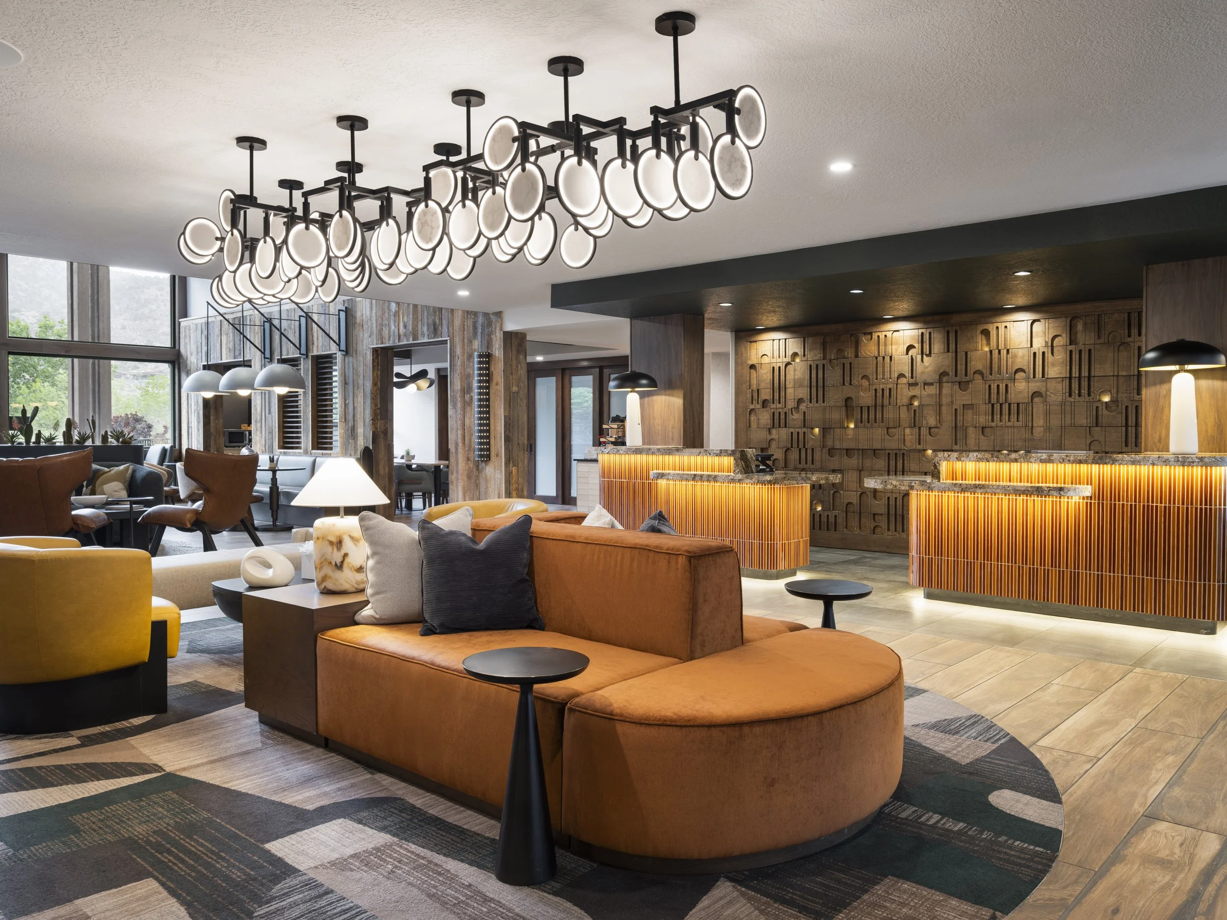 sguzz hyatt place springdale zion front desk 1.jpg