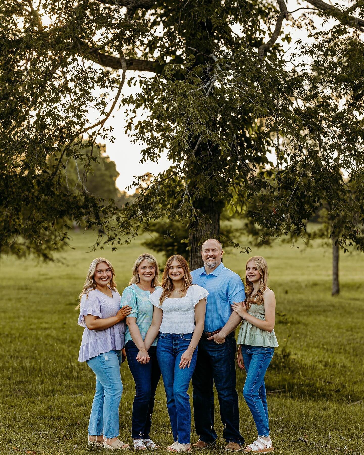 I love getting the opportunity to photograph the gorgeous Cheek family!