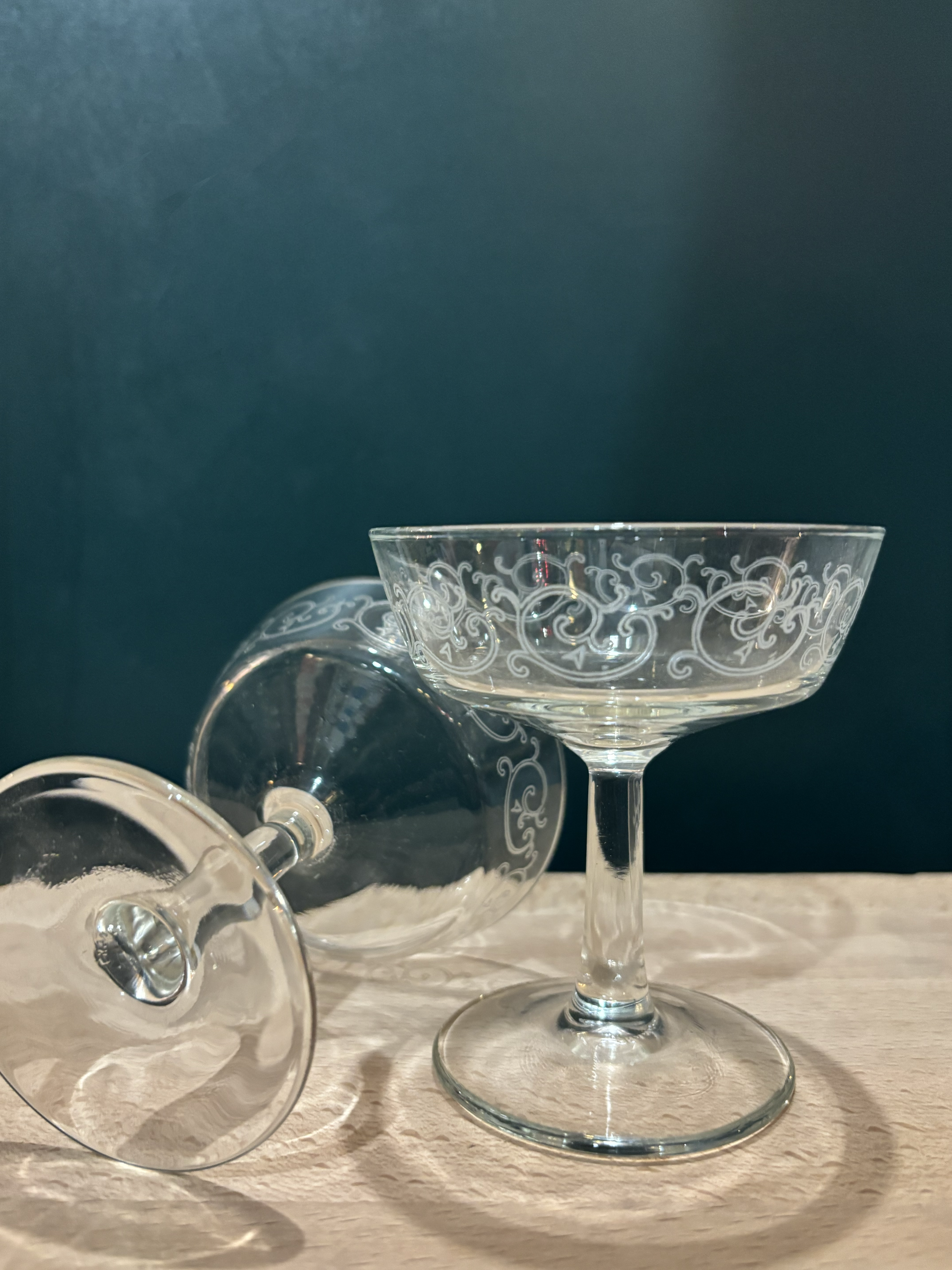 Coupes à champagne en verre gravé