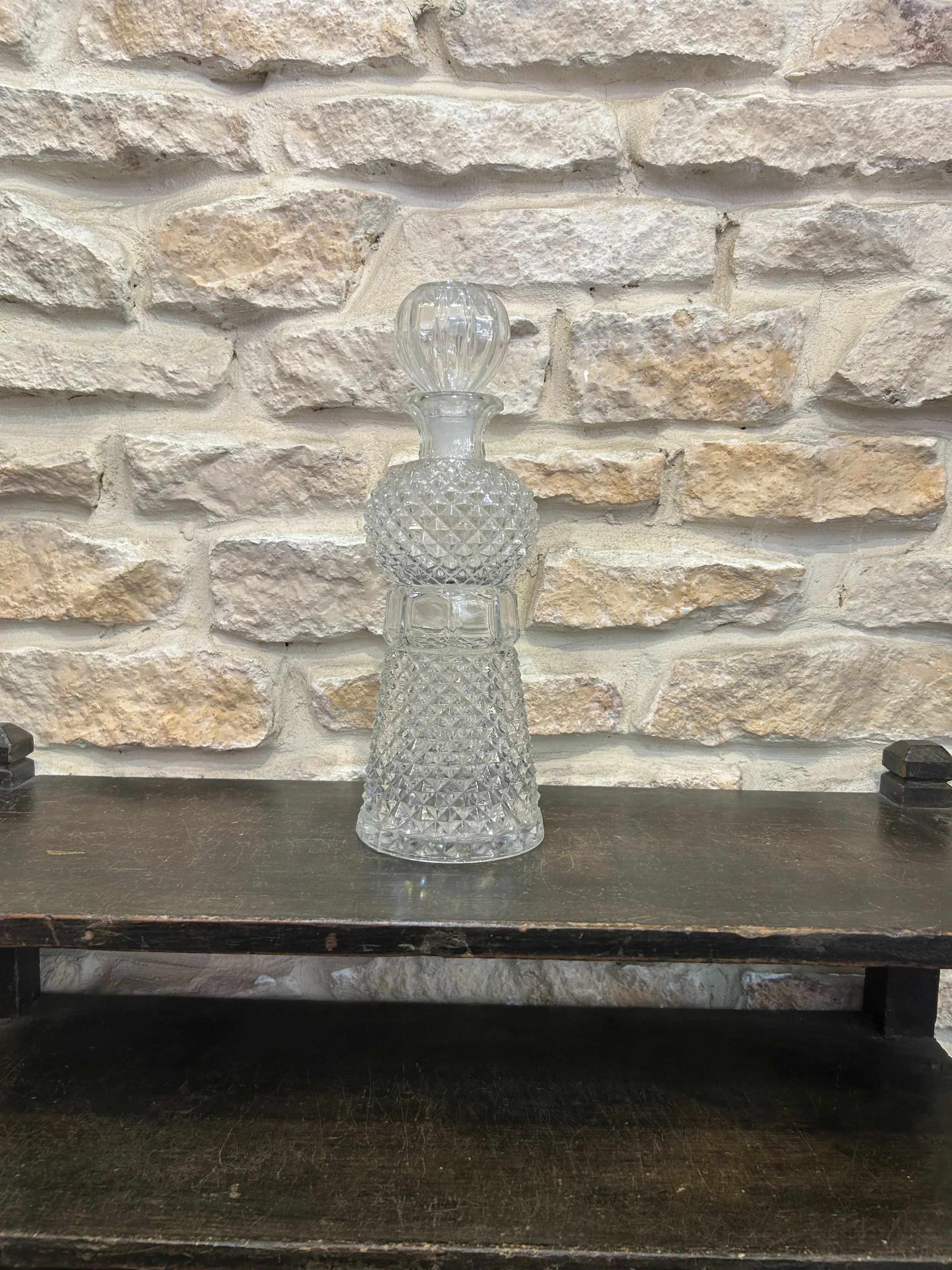 Carafe à whisky vintage en verre moulé