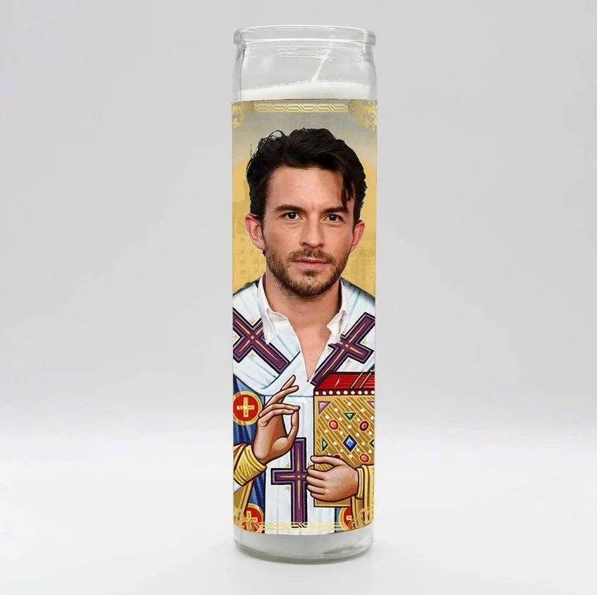 bougie, jonathan bailey, bridgerton, célébrité, bondieuserie, fun, décoration.jpg