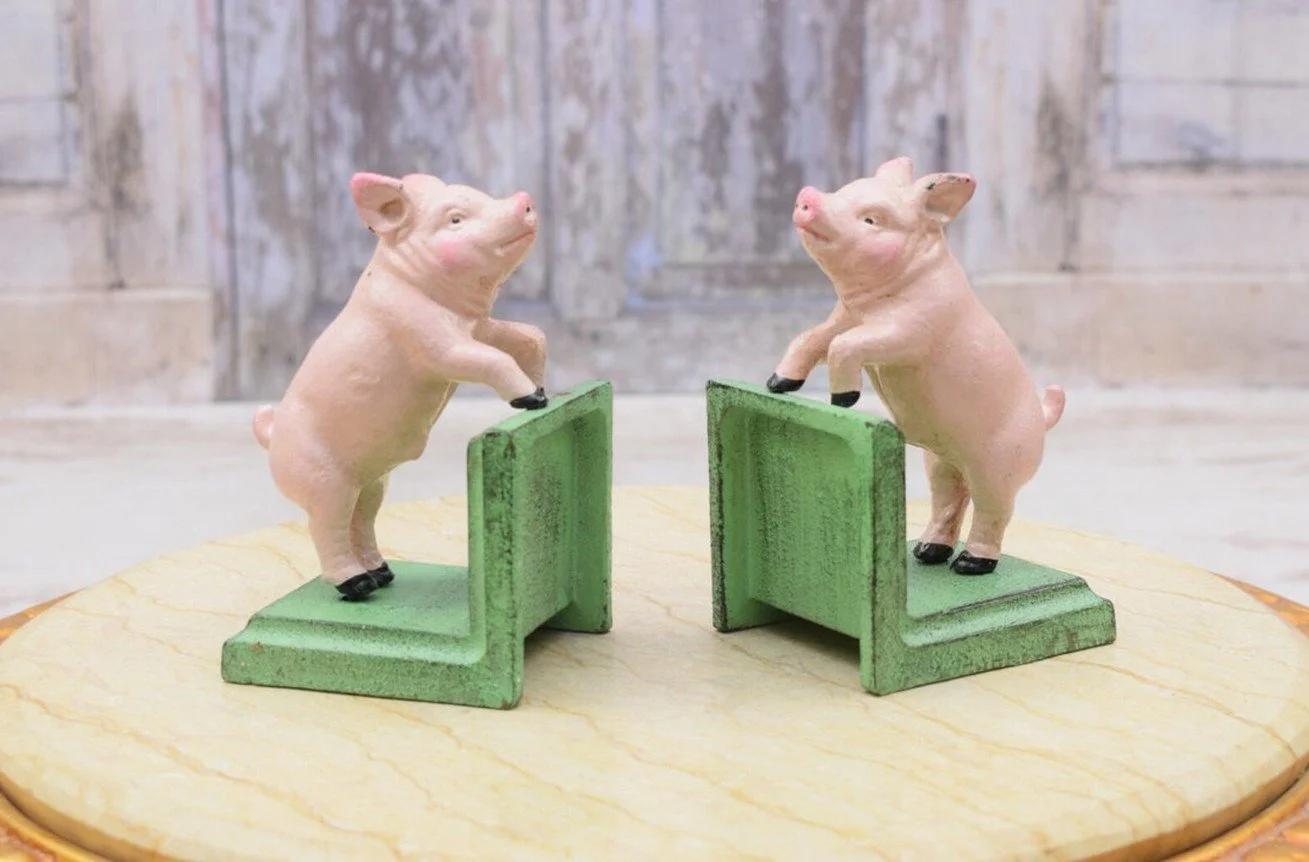 serre-livres, cochon, mc gowan, fonte, rose, vert.jpg