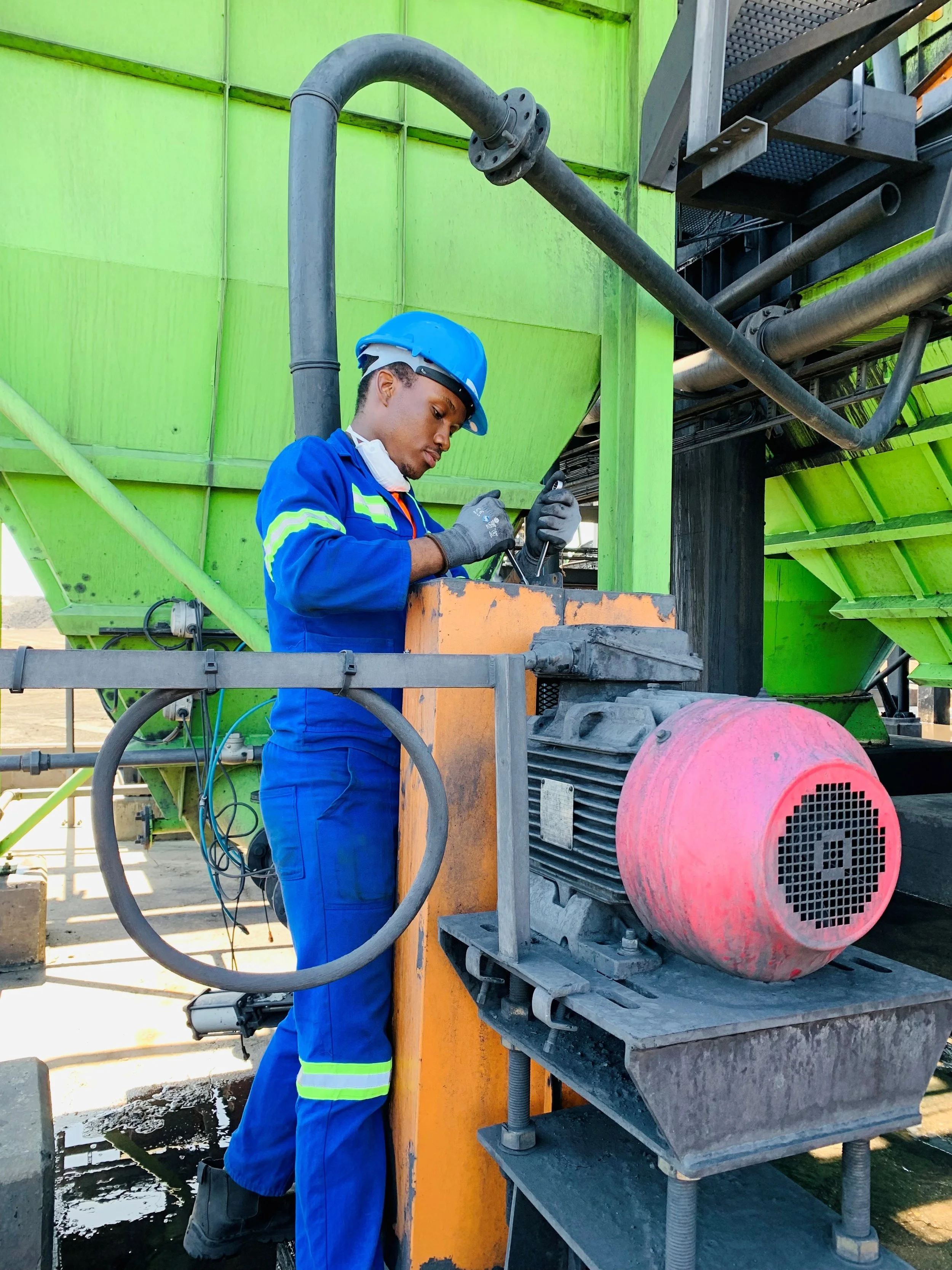 Canyon Coal bursary recipient bags engineering degree