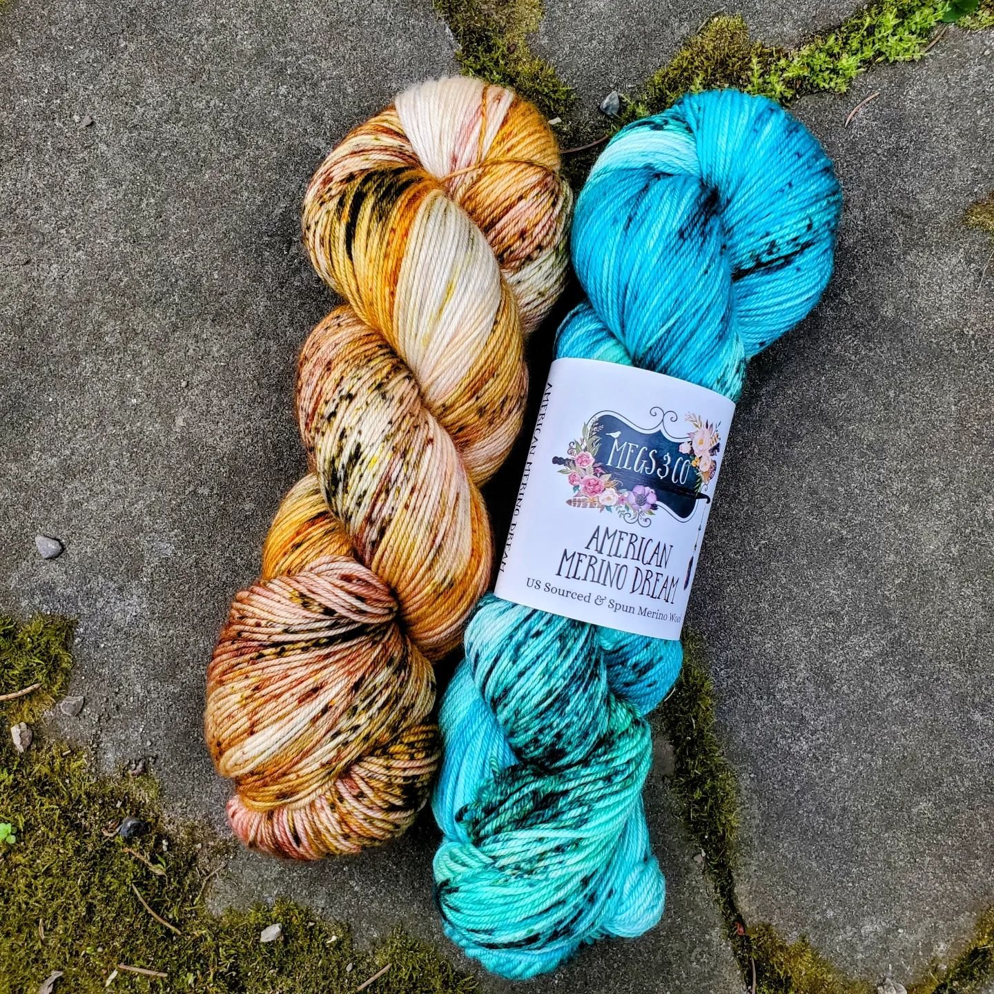 Monarch Chandelier is the color that slaps in every colorwork combination! 💙🦋💙 Pictured here next to ultra bright Teal R L  on American Merino Dream this beautiful speckled neutral will carry away your projects to new heights, but only if you jump