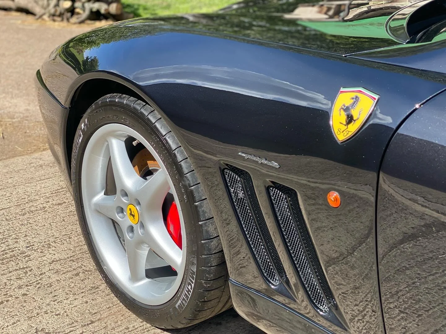Ferrari 550 Maranello ✨ 
▪️2 stage machine polish
▪️#carboncollective Molecule with Nero topcoat
▪️#carboncollective Platinum wheels
▪️#gtechniq Smart vision
▪️New Exhaust X pipe fitted 

Thanks to @shire_detail for the continued support. 

Want your