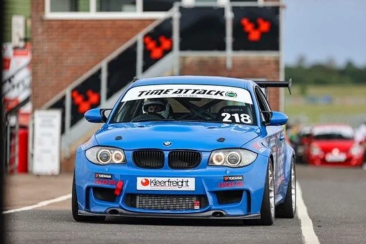 Time Attack Round 4: Snetterton
1/2 way through the season and as the only car in its class with no Aero, it was time to do something about it. 
Cue a nice big spoiler and carbon splitter 😊. 
And what a difference they made! So much more stability a
