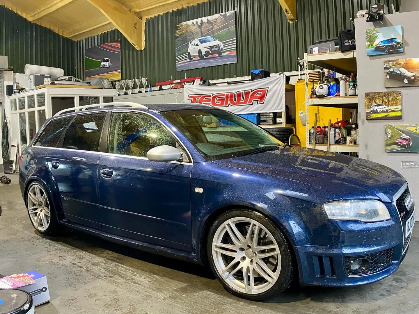 RS4 Avant 🚙 💨 
Major Christmas refresh / upgrade for this fantastic allrounder. 
🔹Bilstein Coilovers 
🔹All new suspension arms, bushing, ball joints, top mounts etc front and rear along with associated bolts and hardware. 
🔹New brakelines &amp; 