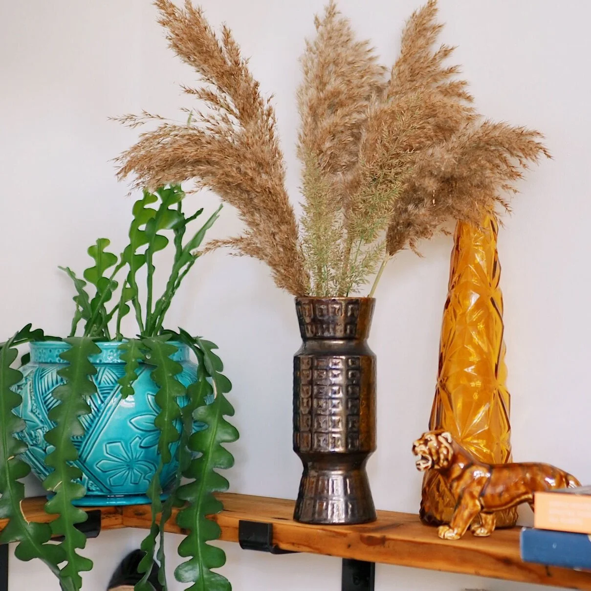 RETRO BROWN GEOMETRIC DESIGN SHIMMER VASE