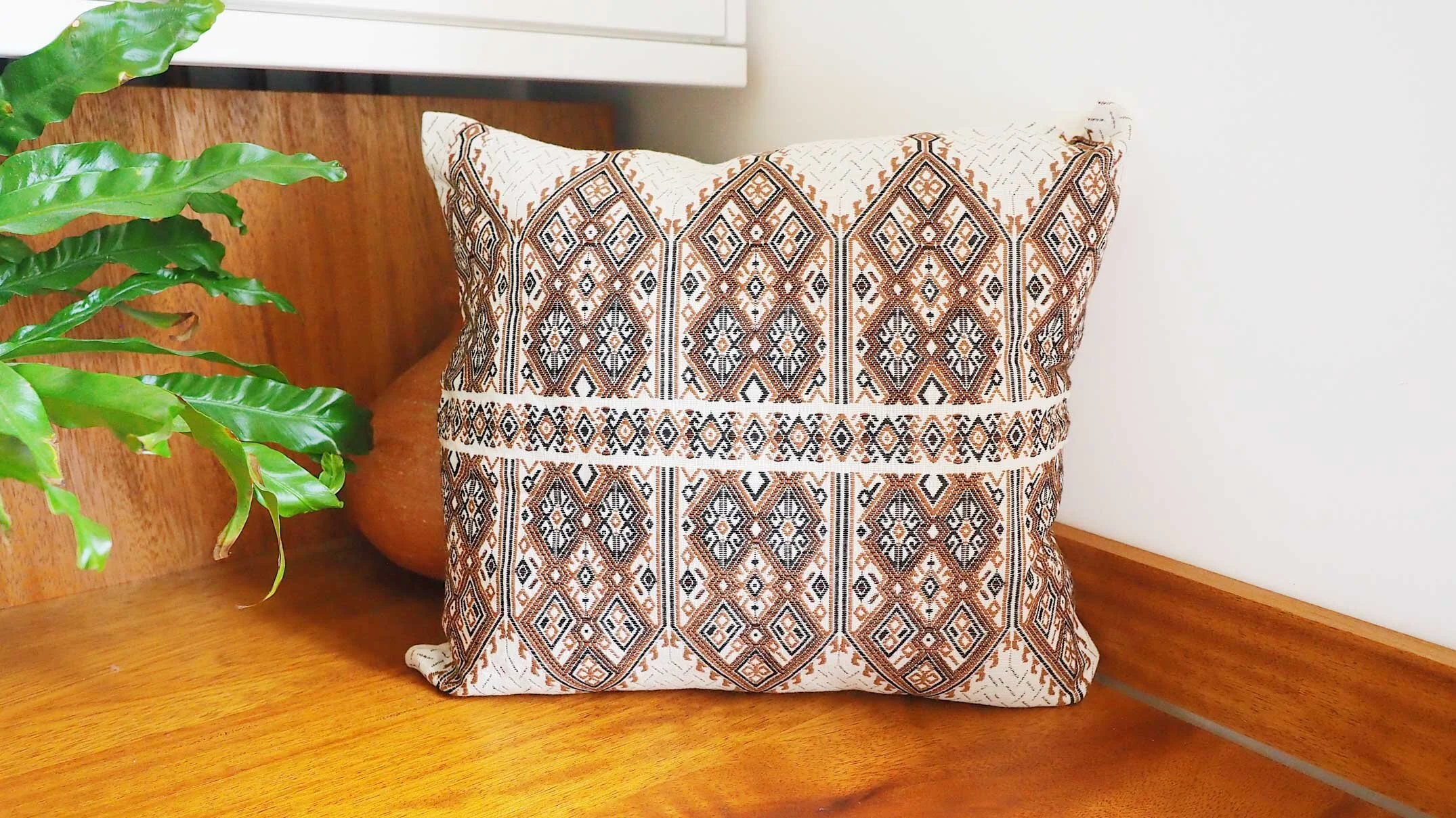 CREAM BROWN RETRO CUSHION COVER