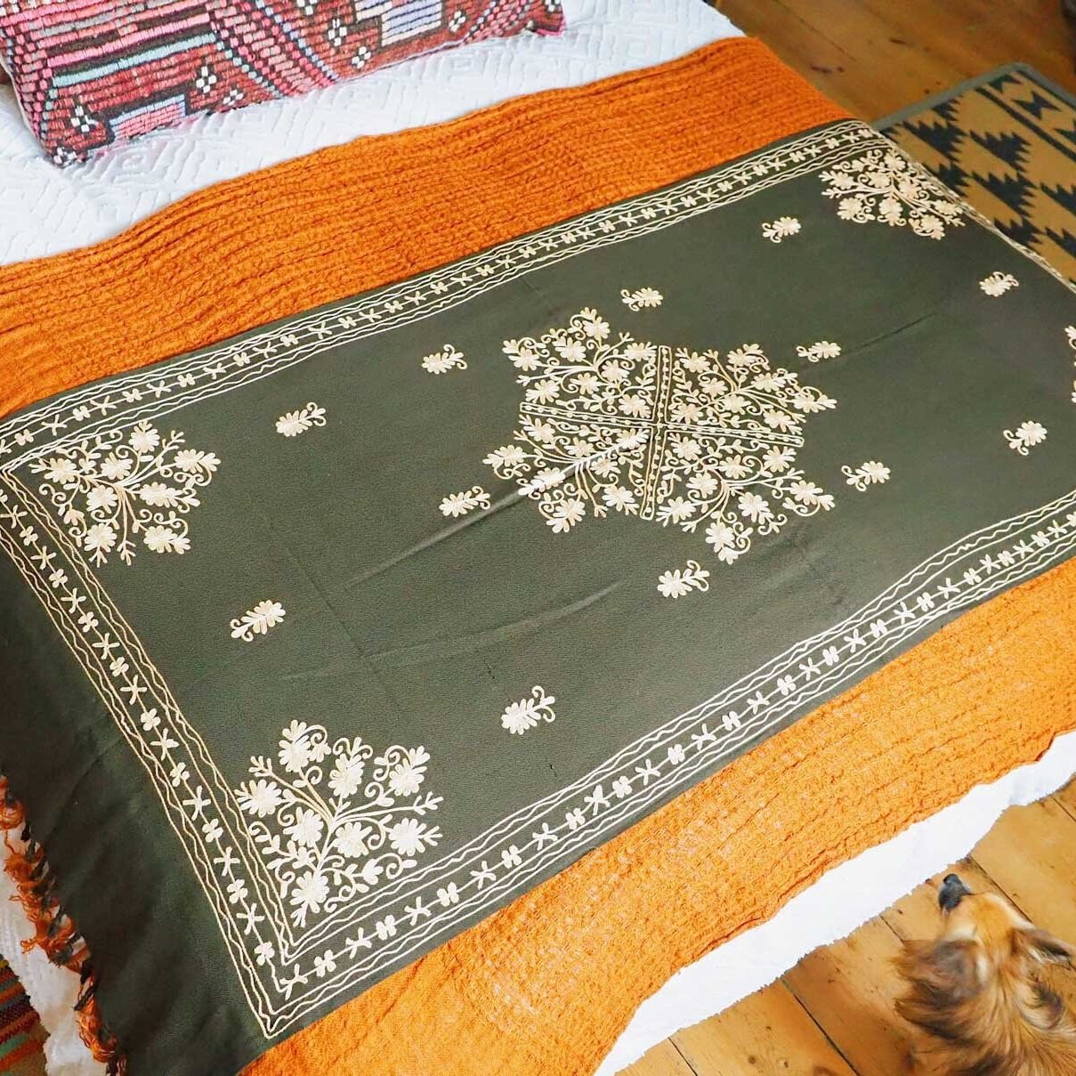 GREEN SUZANI EMBROIDERED GREEN TABLE RUNNER