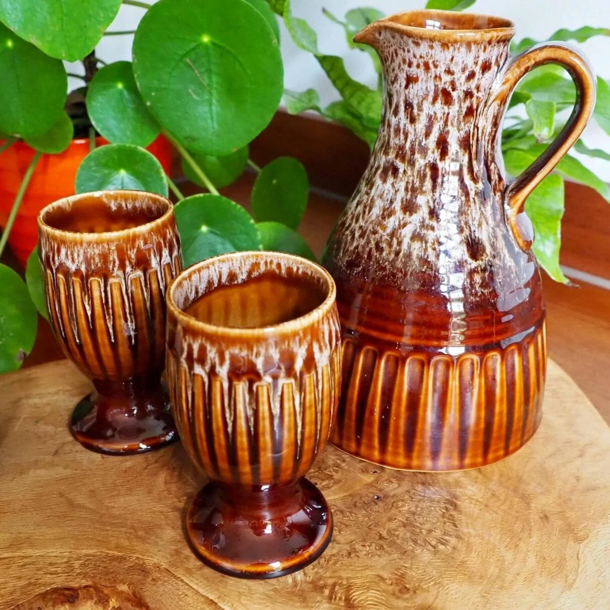 VINTAGE HOINTON GOBLETS WITH MATCHING JUG