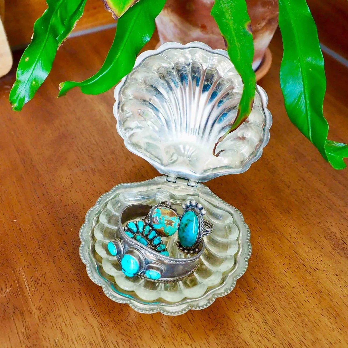 VINTAGE PEWTER AND GLASS SHELL BUTTER DISH
