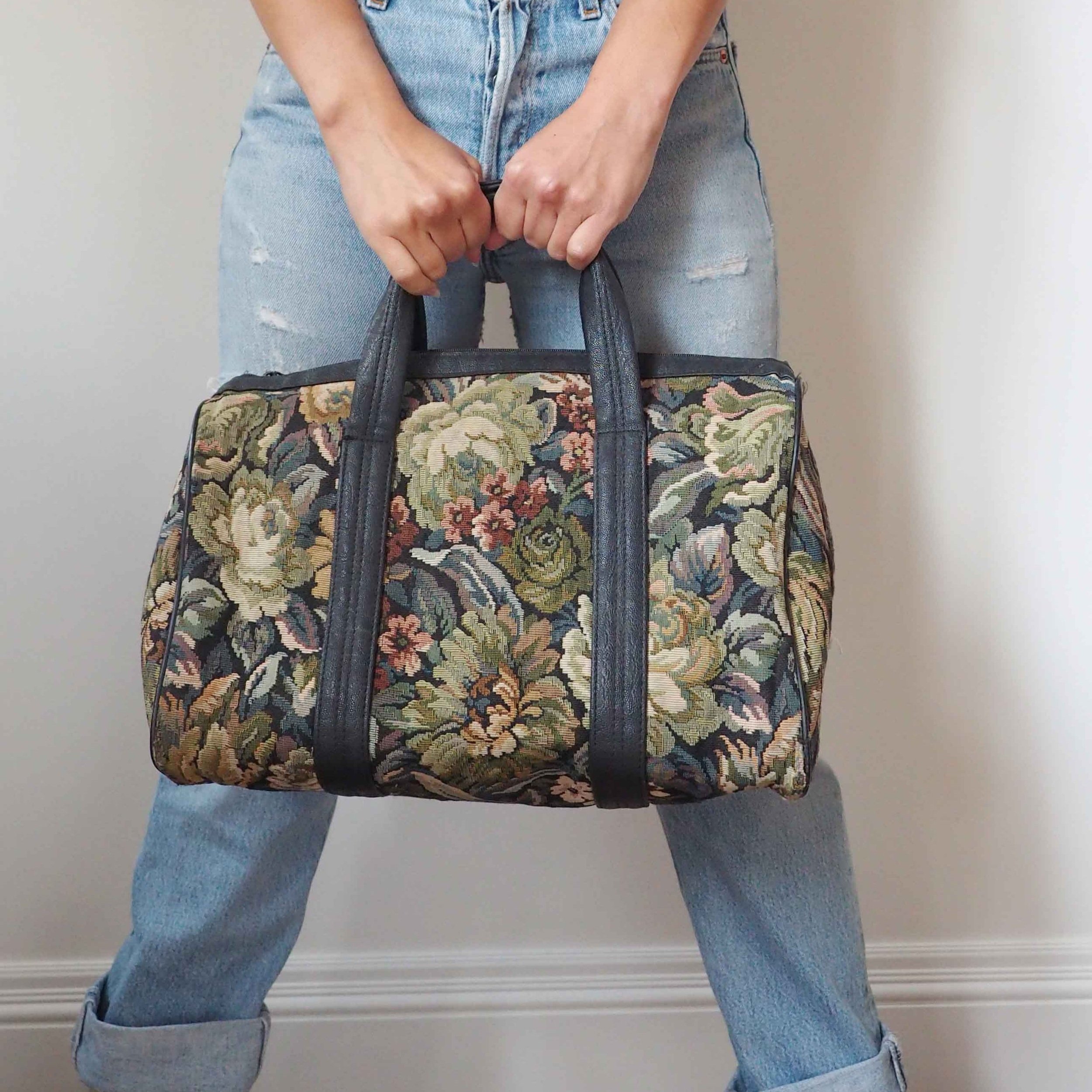 VINTAGE SMALL FLORAL TAPESTRY OVERNIGHT BAG