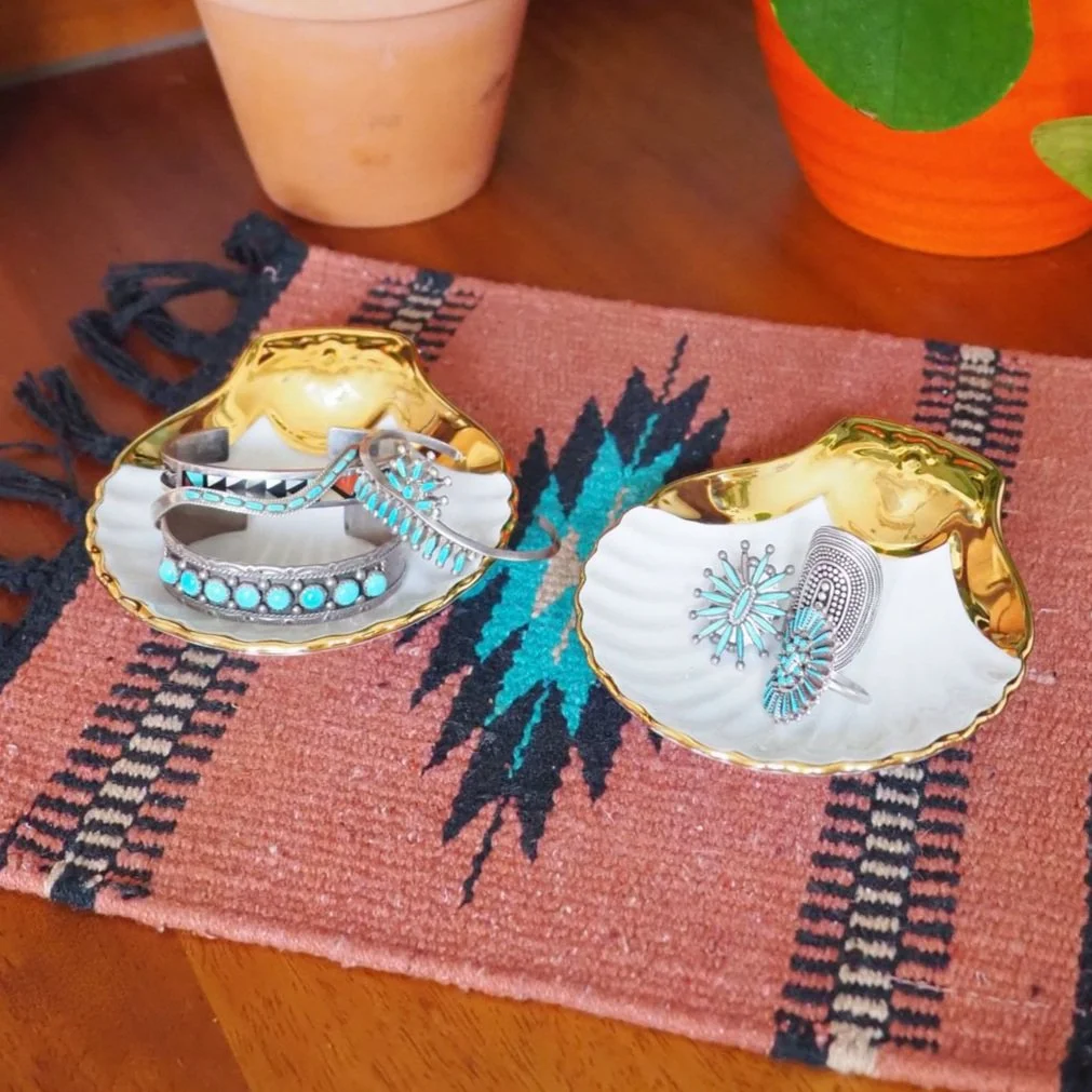 ROYAL WORCESTER SHELL DISH/TRAY WITH GOLD EDGING