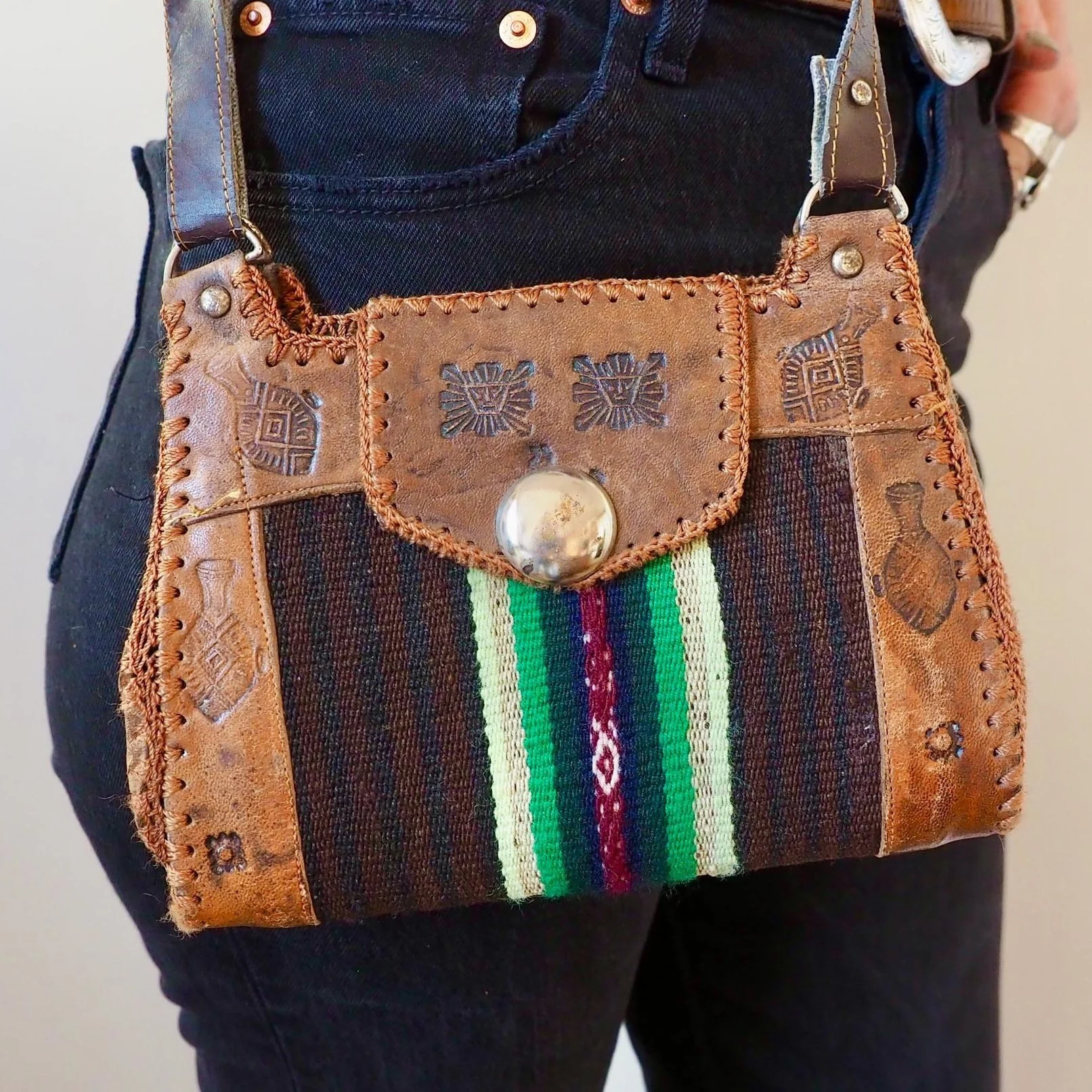 VINTAGE TAN LEATHER BAG WITH SOUTHWESTERN PANEL