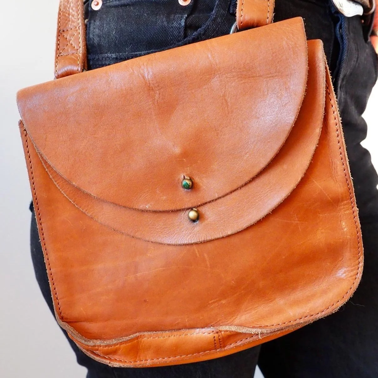 VINTAGE SMALL RAW EDGE TAN LEATHER SATCHEL BAG
