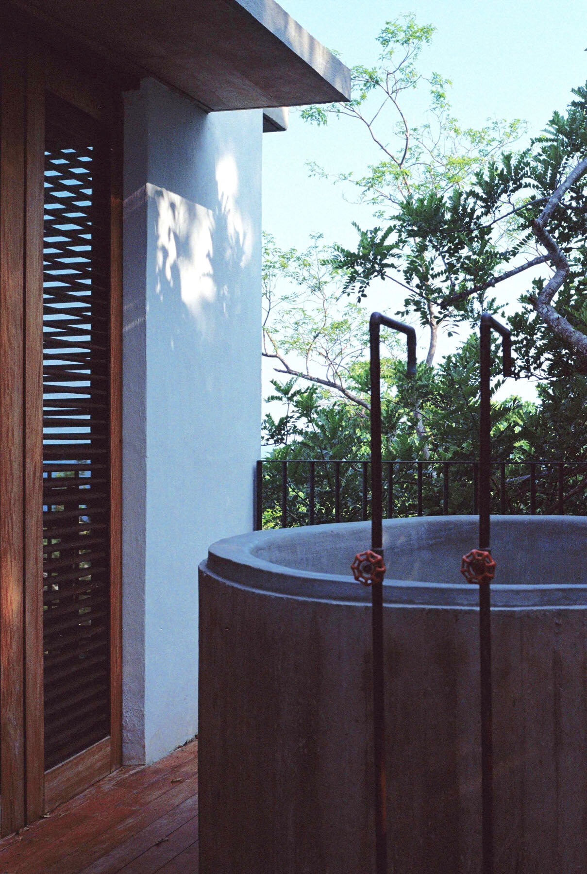 Casa la Distancia Hotel Weekend Outdoor Concrete Bathtub.jpg