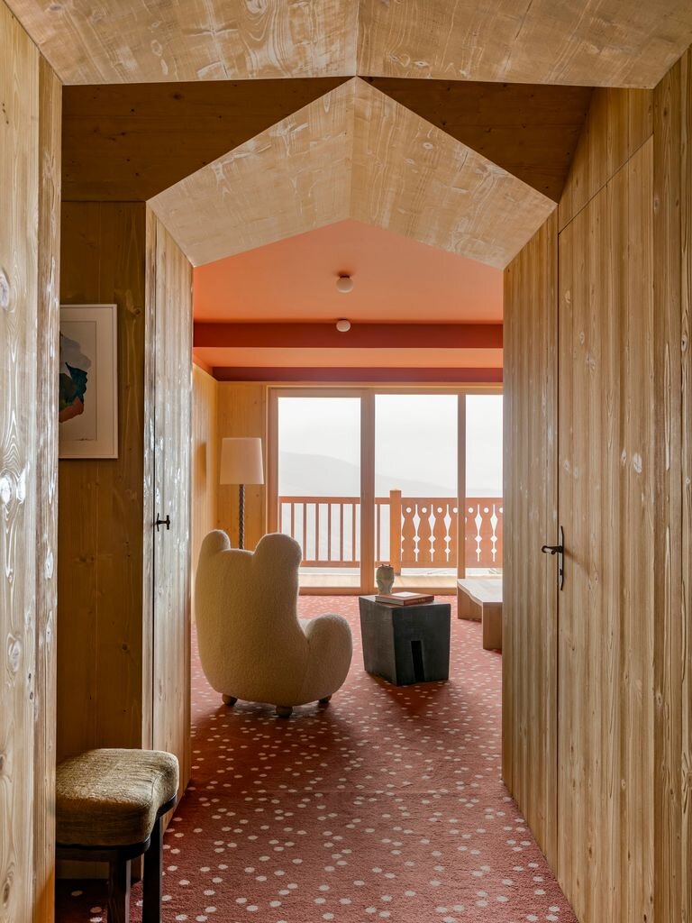Hotel-Weekend-Barefoot-Luxury-LeCoucou-Meribel-Room-Views.jpg