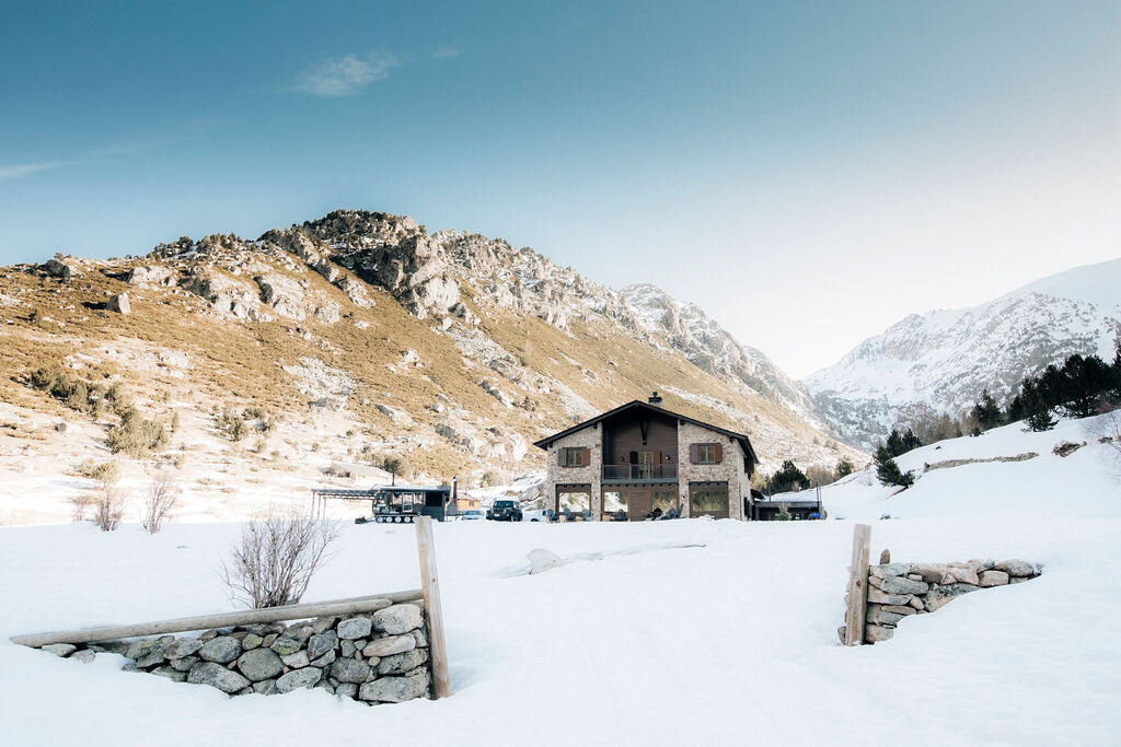 Hotel-Weekend-Barefoot-Luxury-Lovella-Negra-Andorra-Snow.jpg