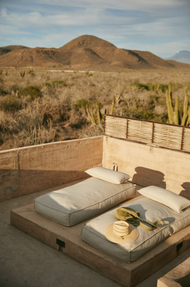 Hotel-Weekend-Barefoot-Luxury-Paradero-Hotel-Mexico-Sun-Bathing.png