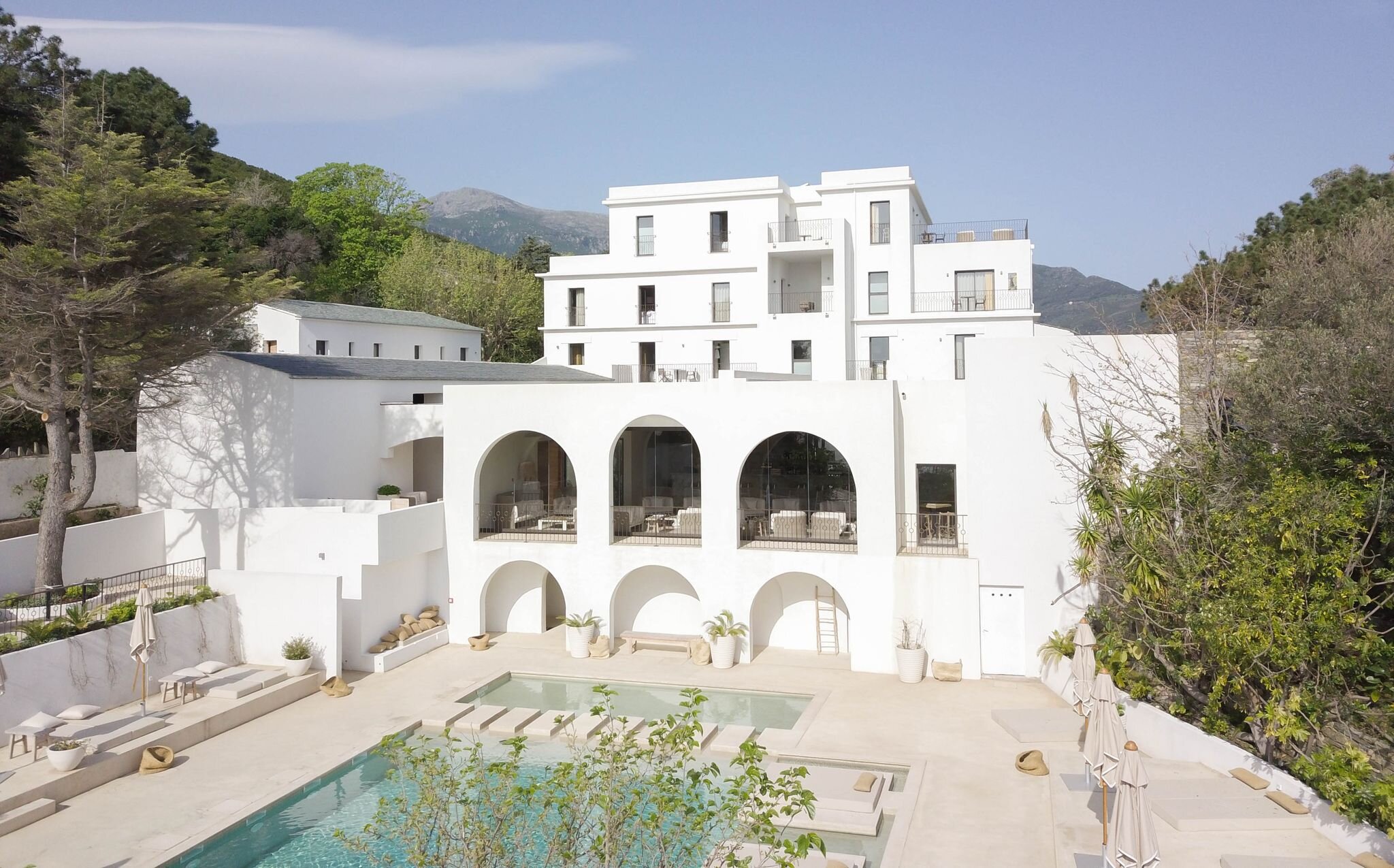 Hotel-Weekend-Barefoot-Luxury-Misincu-Corsica-Hotel.jpeg