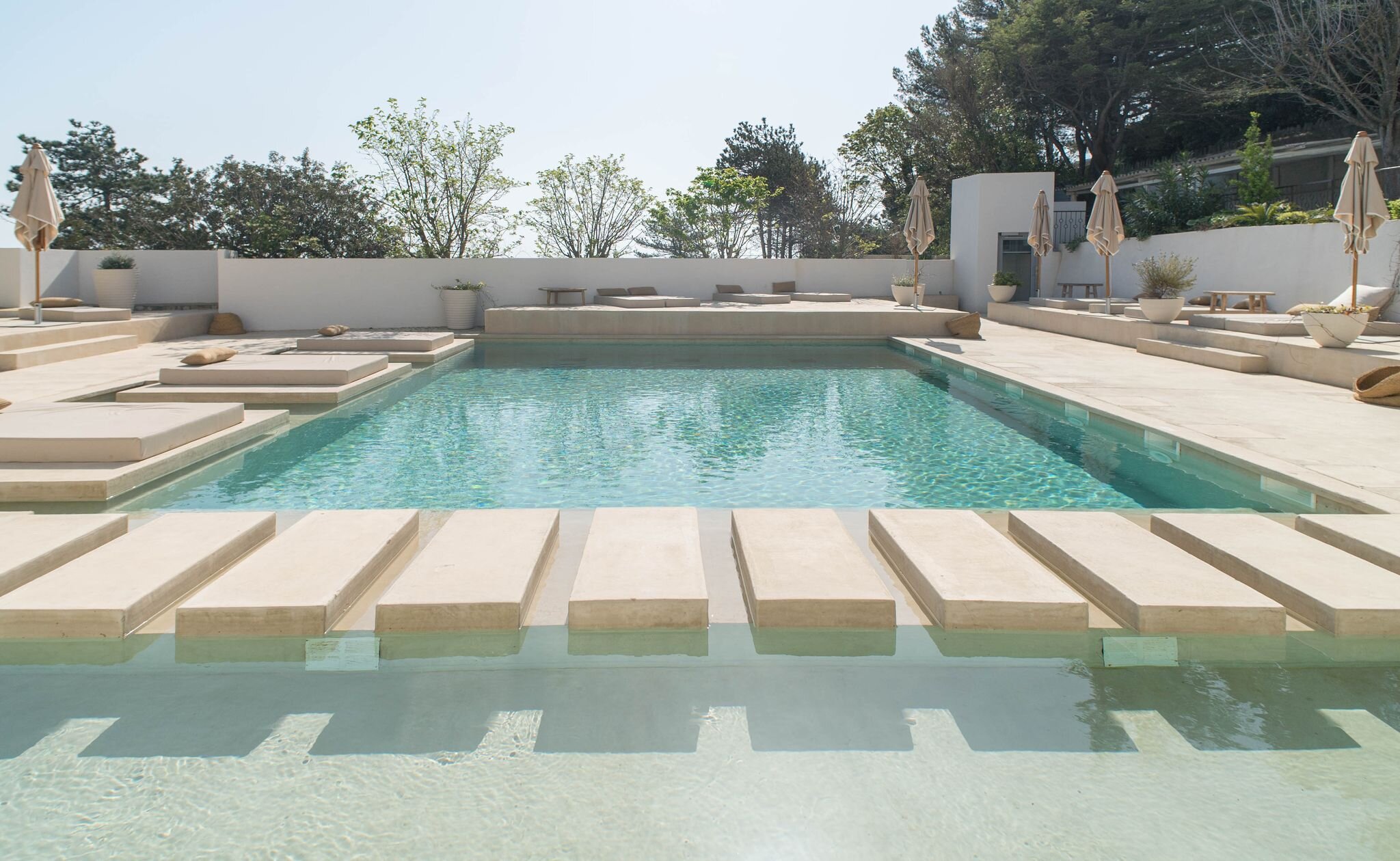 Hotel-Weekend-Barefoot-Luxury-Misincu-Corsica-Pool.jpeg