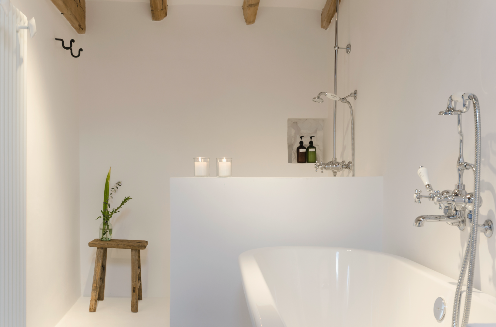 Hotel-Weekend-Barefoot-Luxury-Sos-Viscos-Mallorca-Bath-Details.png