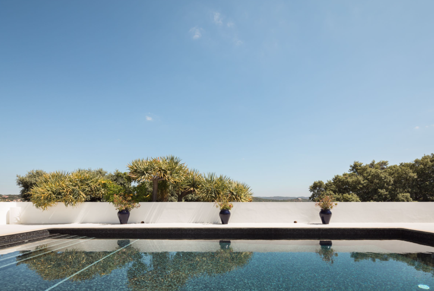 Hotel-Weekend-Barefoot-Luxury-Farmhouse-Palms-Algarve-Portugal-Pool.png