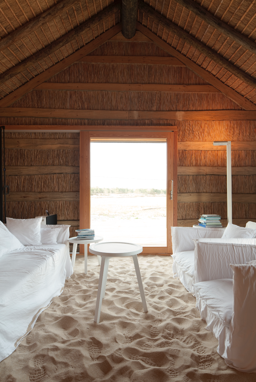 Hotel-Weekend-Barefoot-Luxury-Casa-Na-Areia-Portugal-House4.png