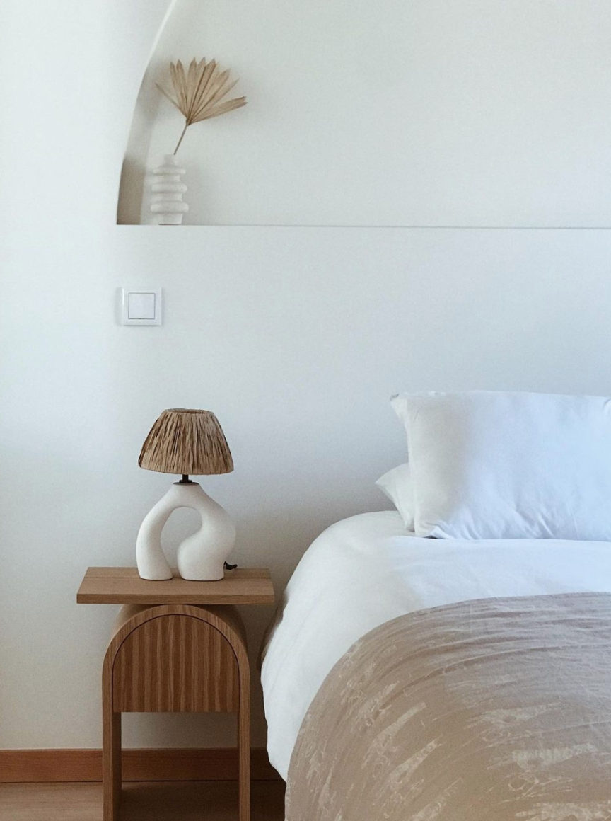 Hotel-Weekend-Barefoot-Luxury-Casa-Molenga-Portugal-Room.png