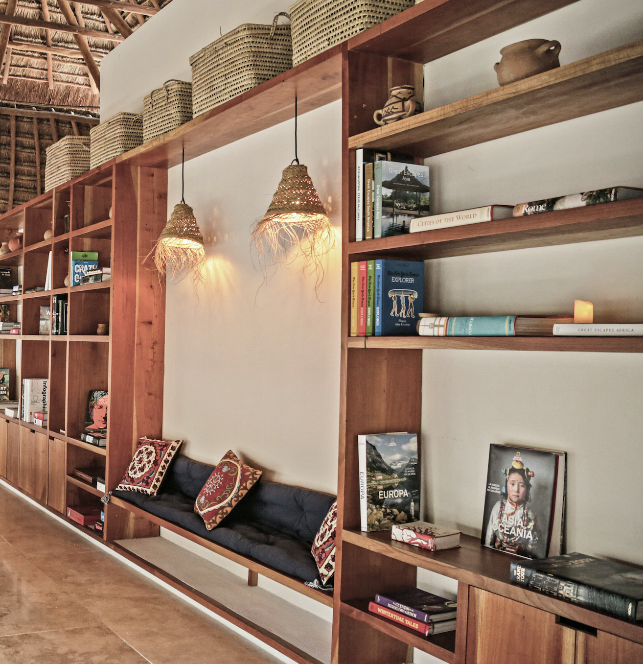 Hotel-Weekend-Barefoot-Luxury-Casa-Hormiga-Mexico-Library.png