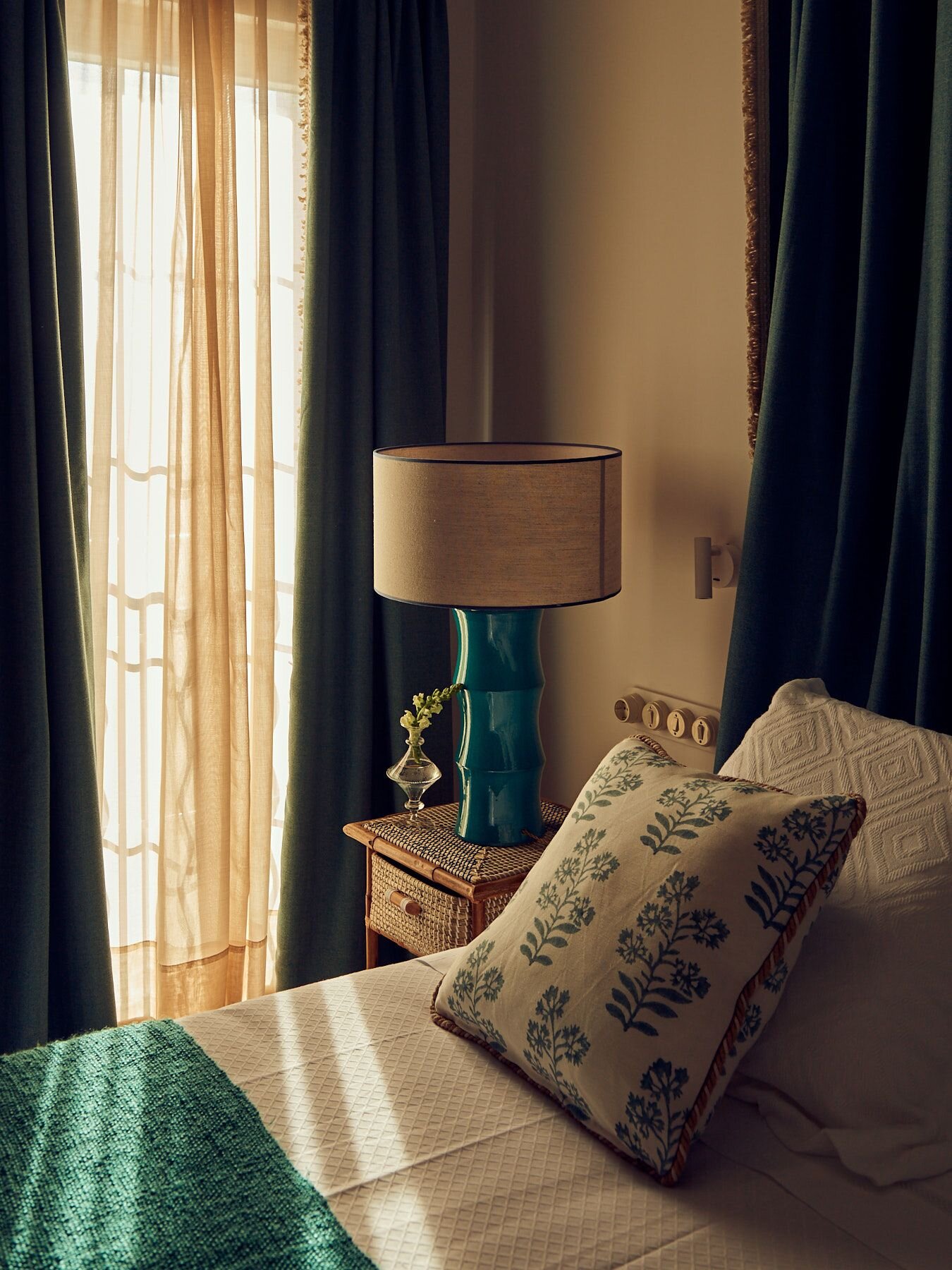 Hotel-Weekend-Barefoot-Luxury-Cristine-Bedfor-Menorca-Room2.jpeg