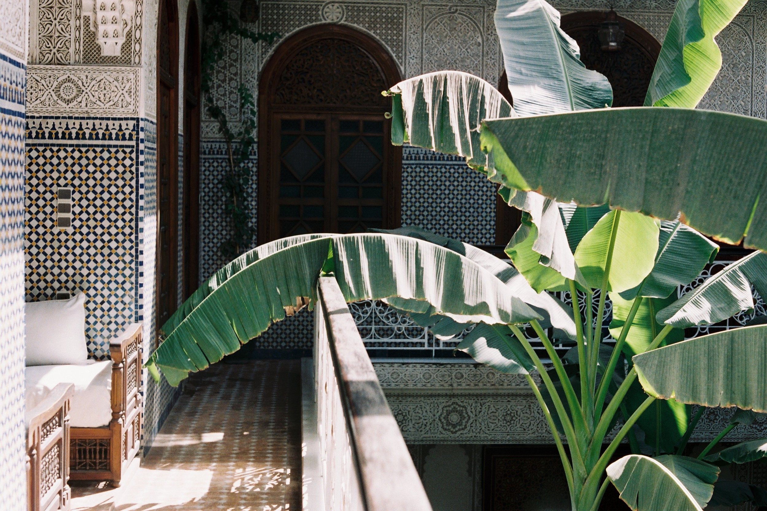 Hotel-Weekend-Barefoot-Luxury-Riad-Jardin-Secret-patio1.jpeg