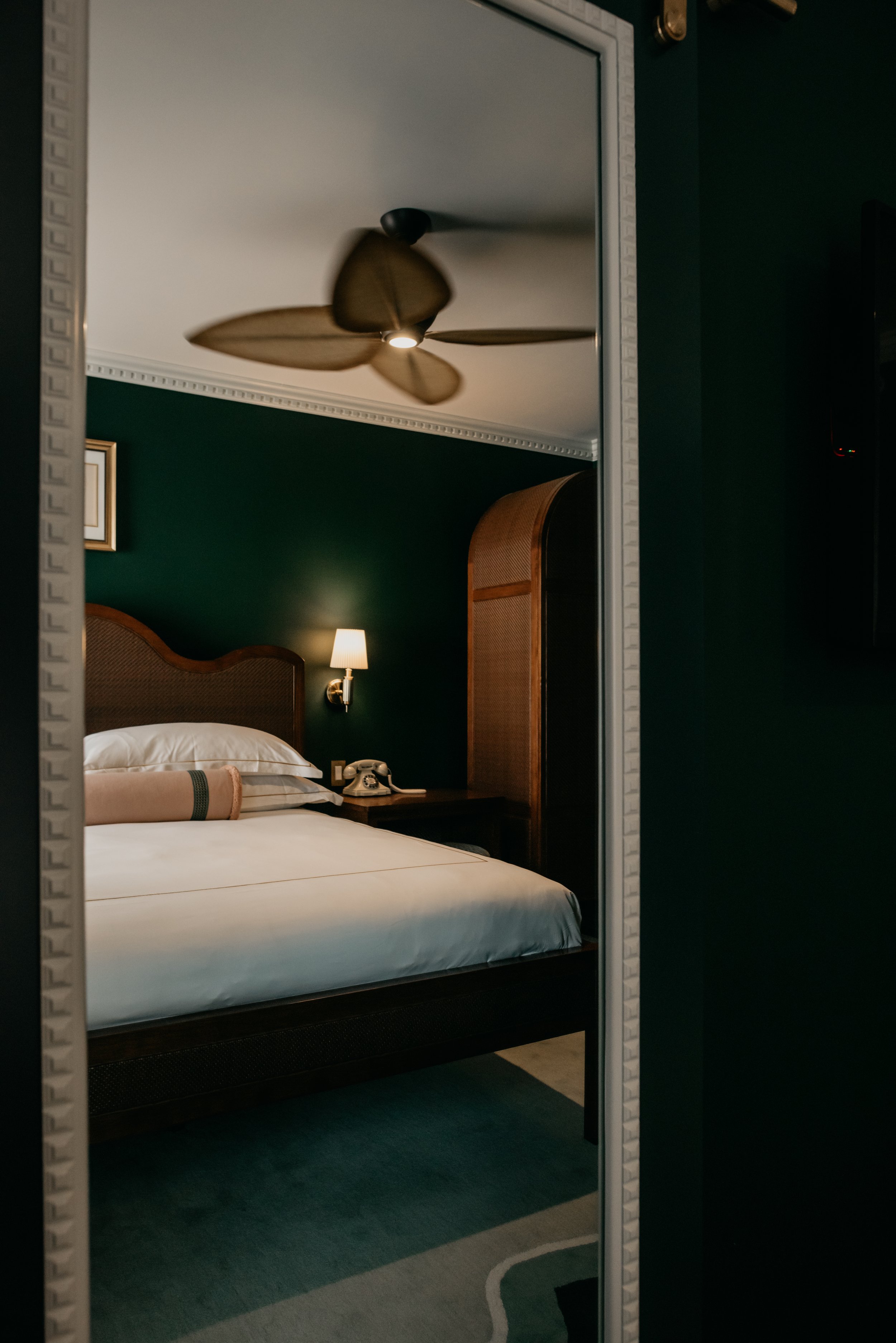 Hotel-Weekend-Barefoot-Luxury-Esme-Hotel-guest-room3.jpg