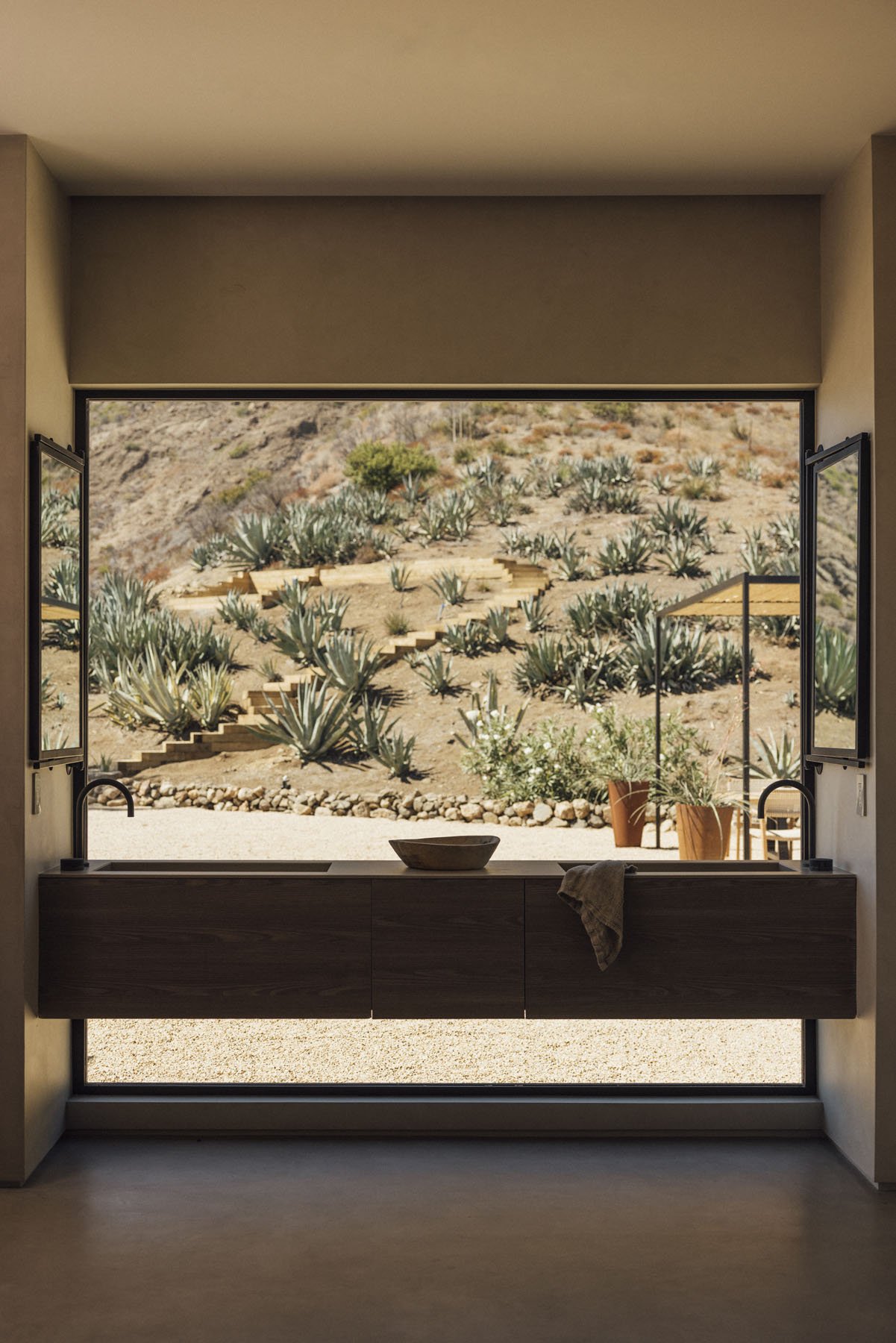 9. Agave House Master Bathroom.jpg