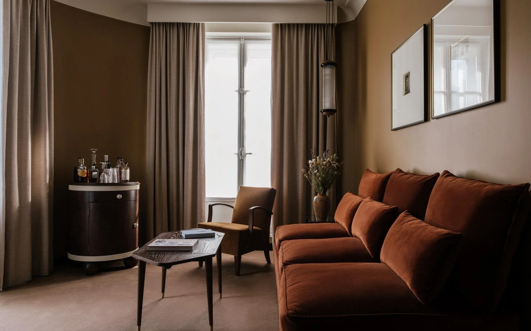 hotel-rochechouart-chambre-115311-1830-1140-crop.jpeg