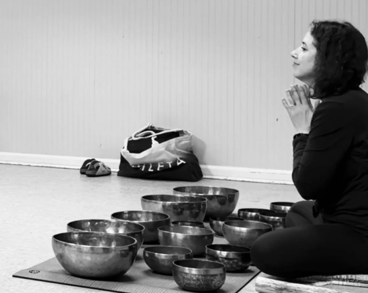 The Golden Orb Sound Bath from tonight&rsquo;s Stretchy Strong Yoga and Sound Bath. 

https://youtu.be/33JyUGENBsE?si=NKDFw0wjxGtfCBjJ